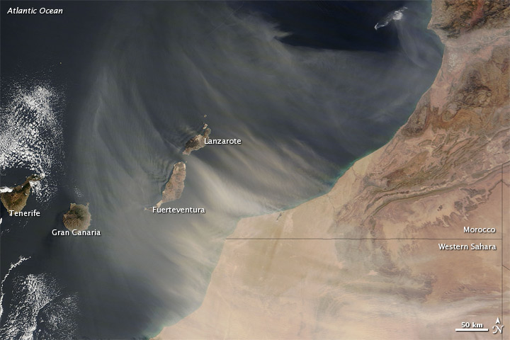 Tempestade de areia na África Ocidental · Dust storm in Western Africa · NASA/GSFC