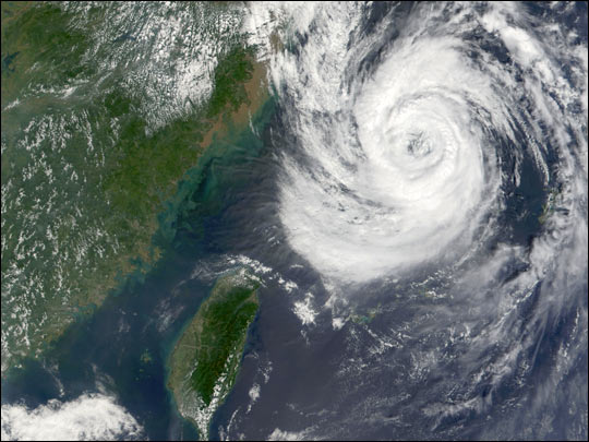 Typhoon Nari Approaches China