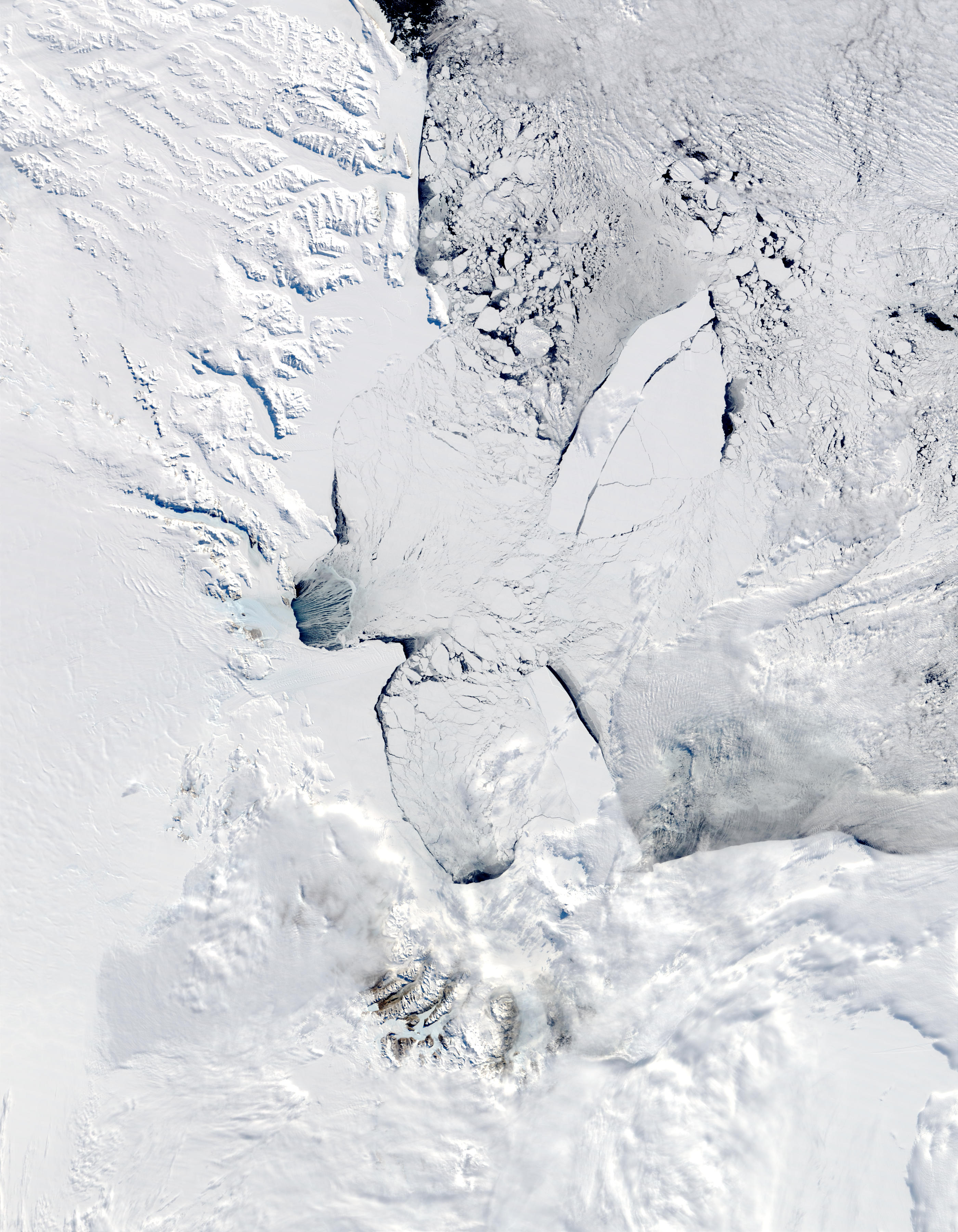 B-15A and C-19 icebergs in the Ross Sea, Antarctica - related image preview