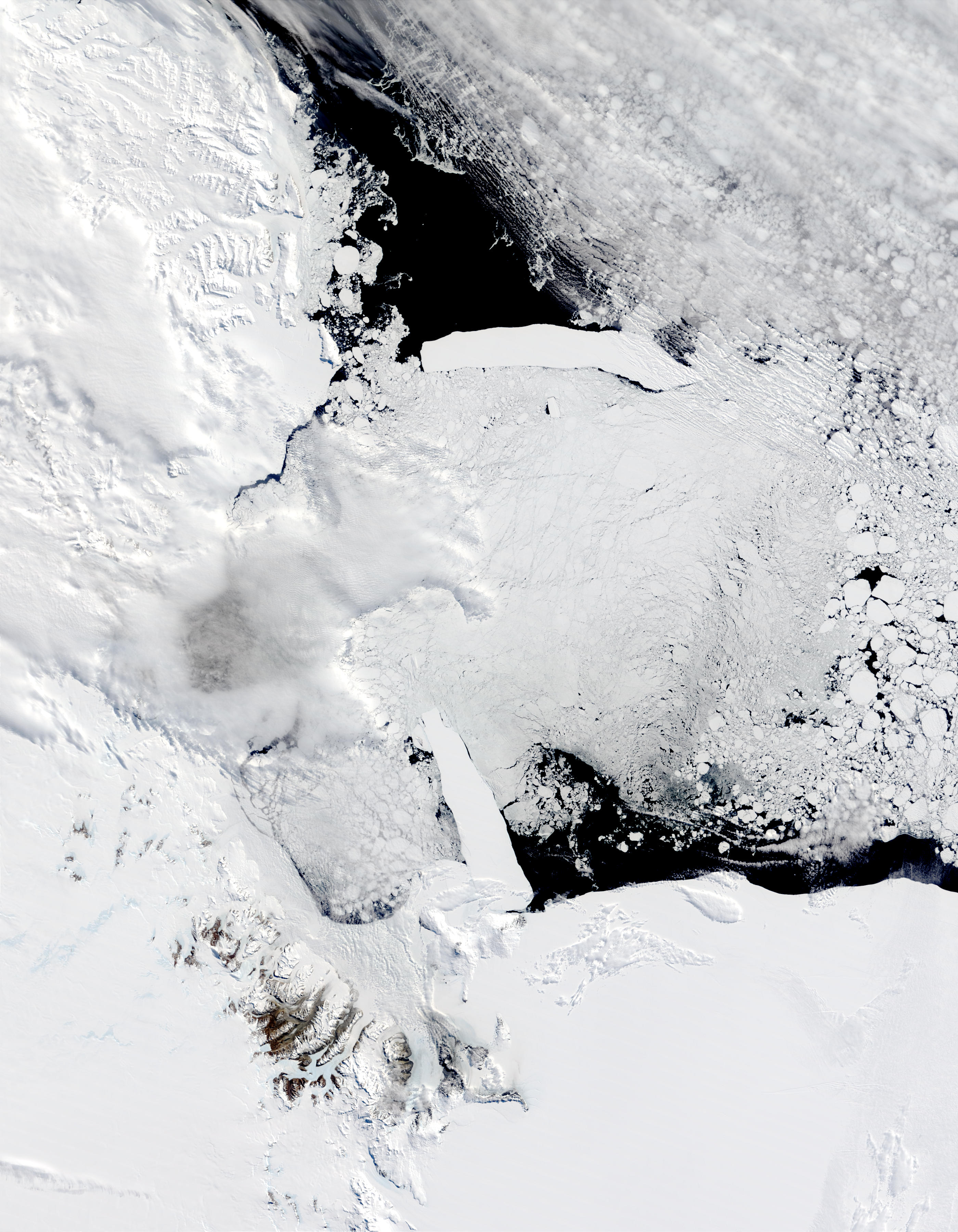 B-15A and C-19 icebergs in the Ross Sea, Antarctica - related image preview