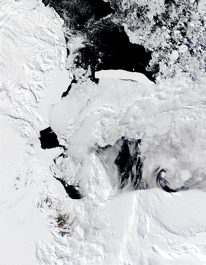 C-19 iceberg in the Ross Sea, Antarctica - related image preview