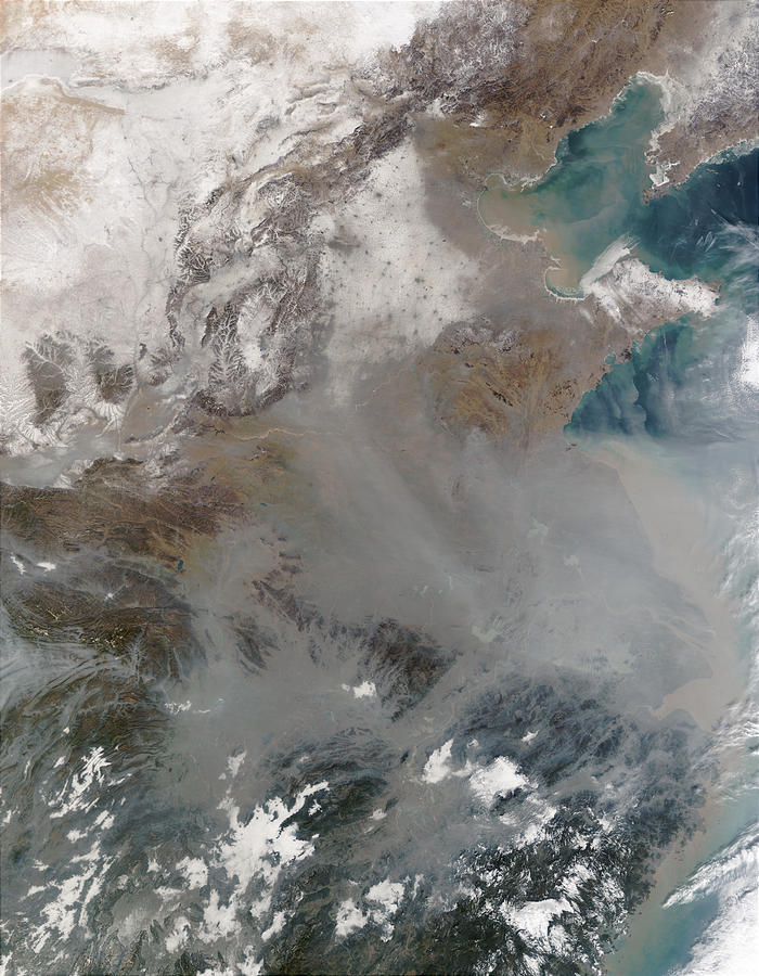 Snow and pollution in Eastern China - related image preview