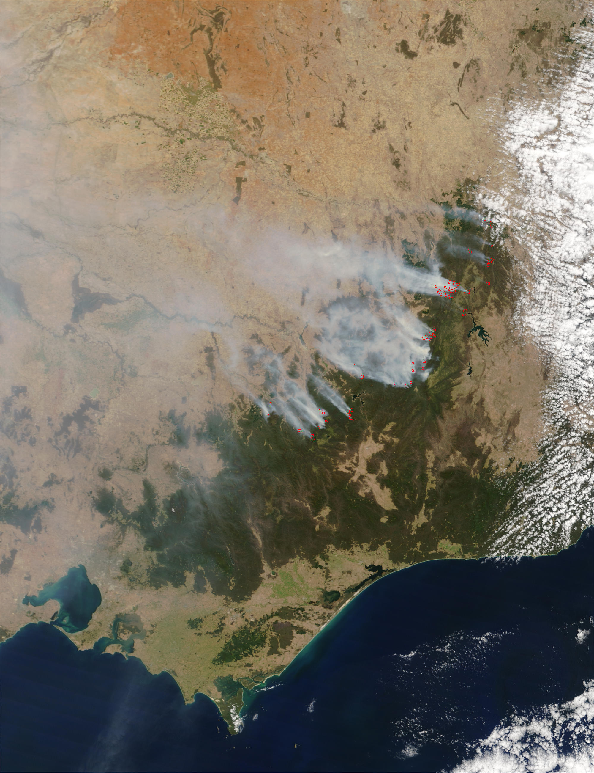 Fires and smoke in Southeast Australia - related image preview