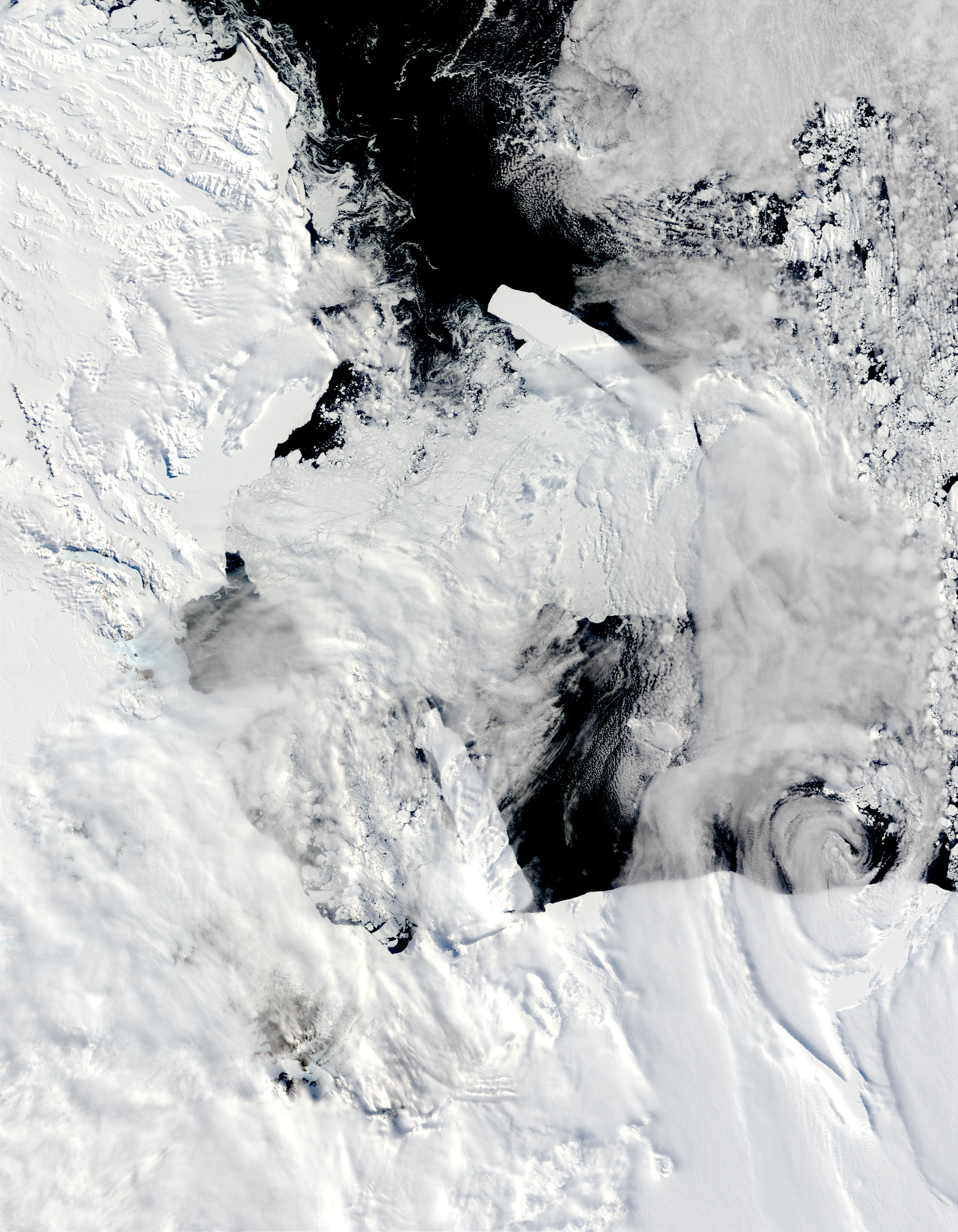 B-15A and C-19 icebergs in the Ross Sea, Antarctica - related image preview