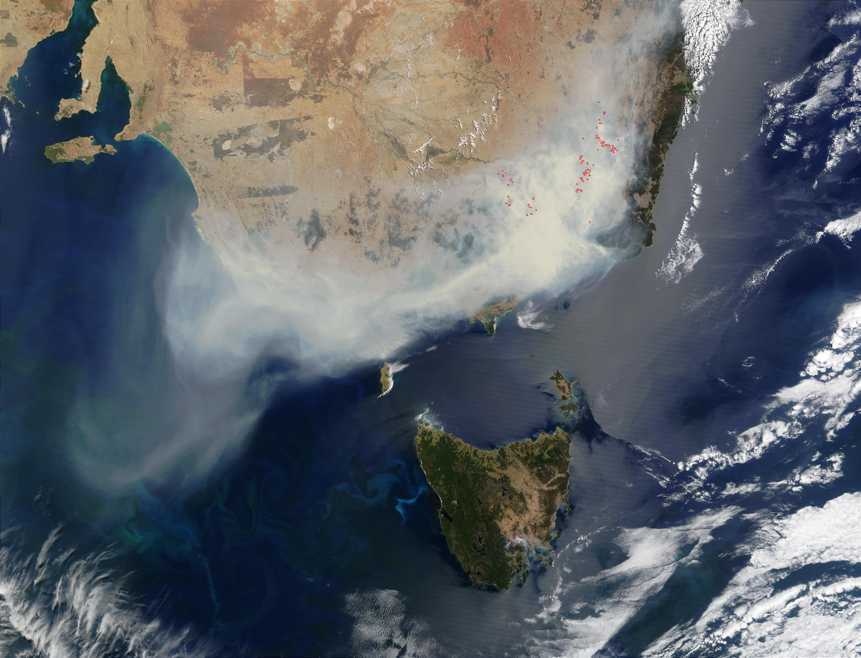 Fires and smoke in Southeast Australia - related image preview