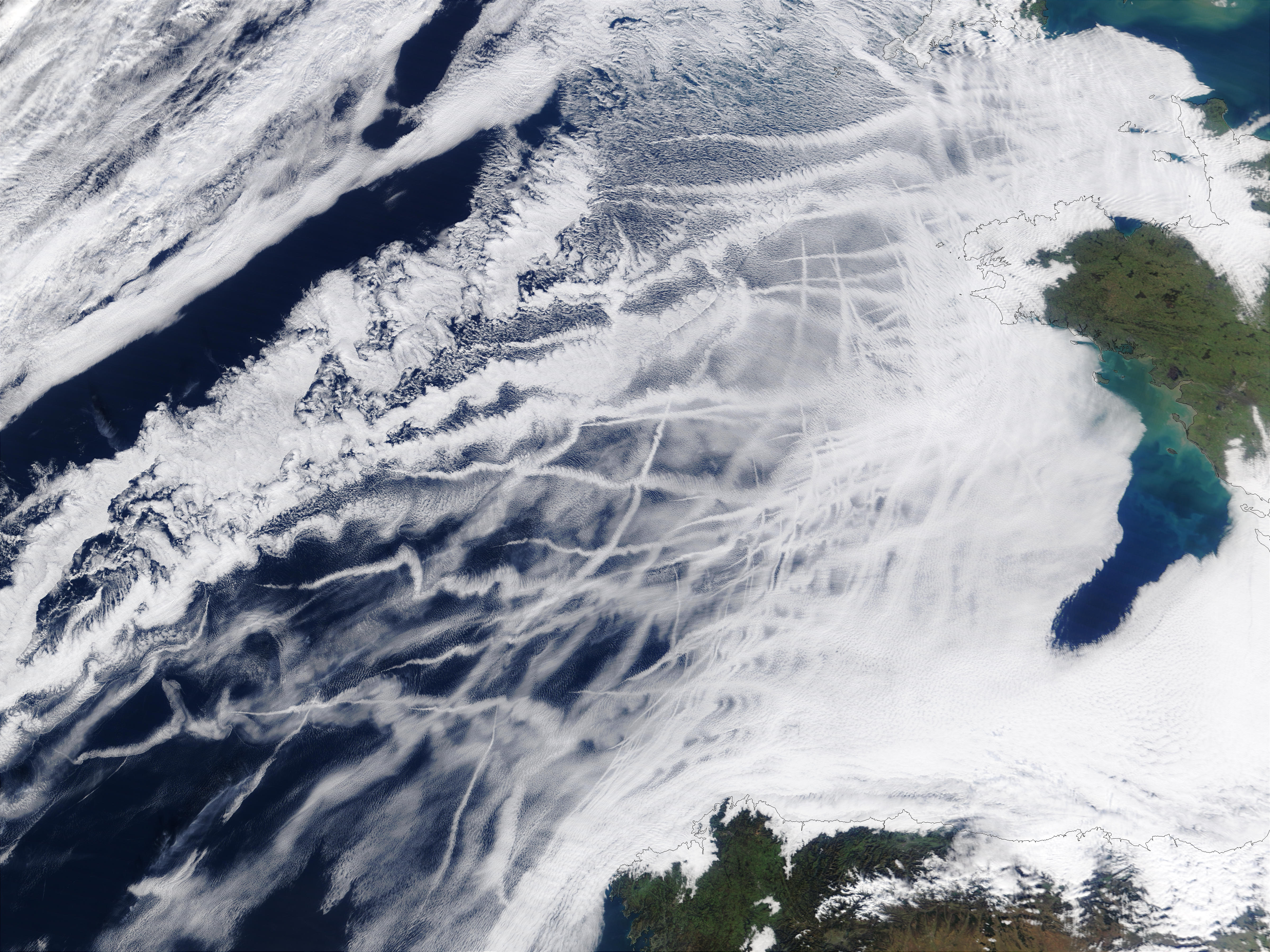 Ship tracks off France and Spain (morning overpass) - related image preview