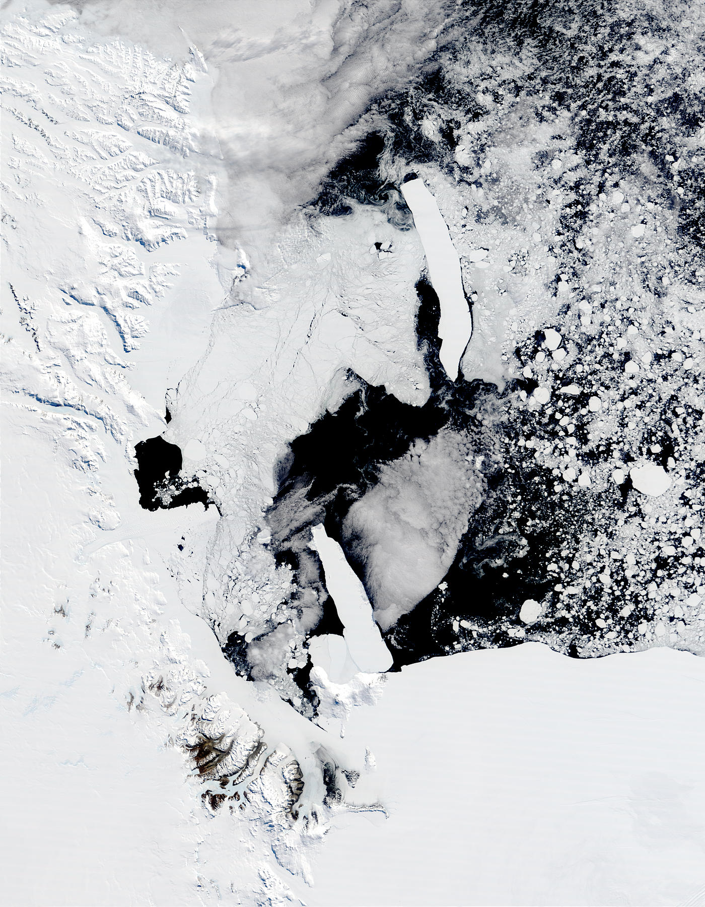B-15A and C-19 icebergs in the Ross Sea, Antarctica - related image preview