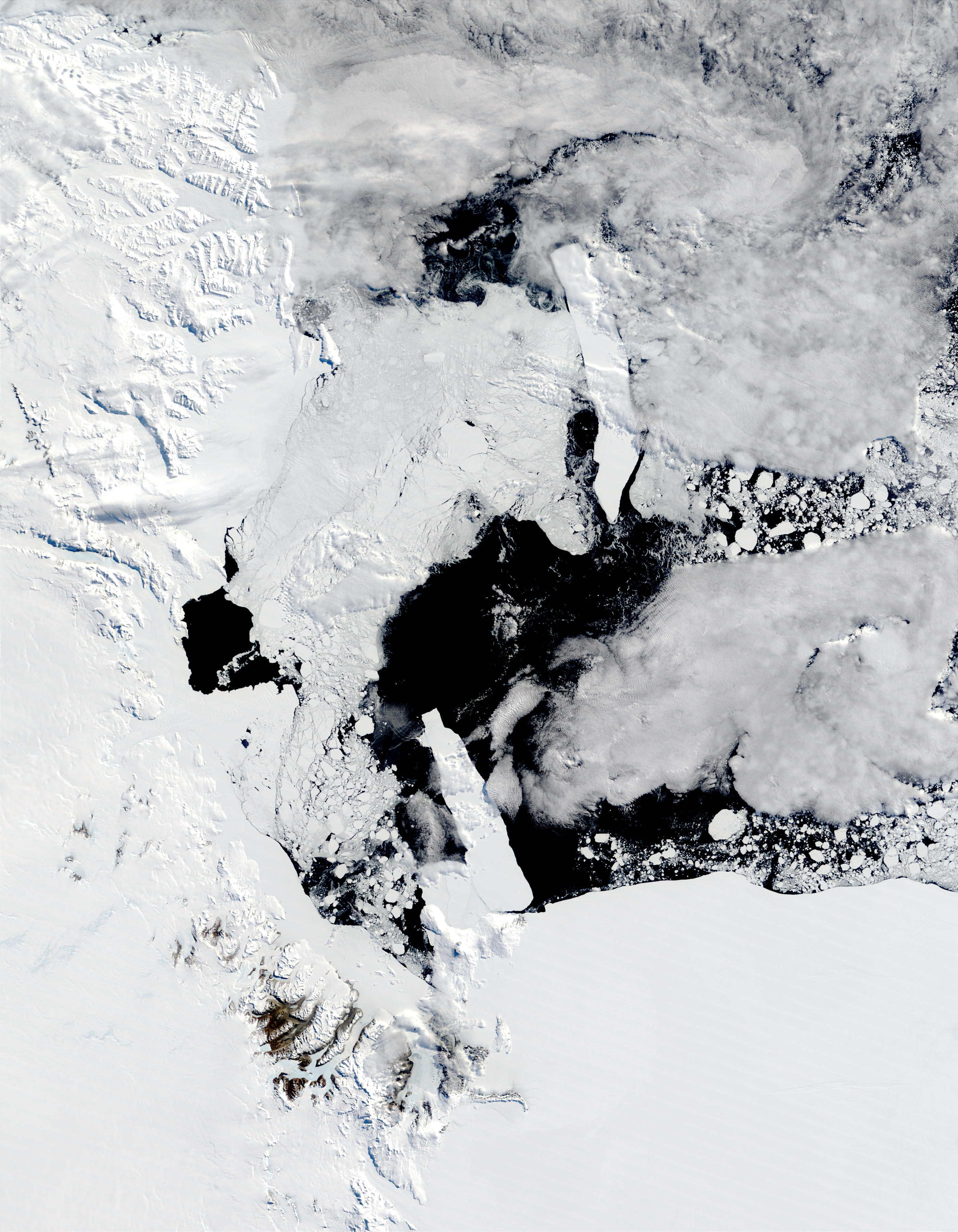 B-15A and C-19 icebergs in the Ross Sea, Antarctica - related image preview