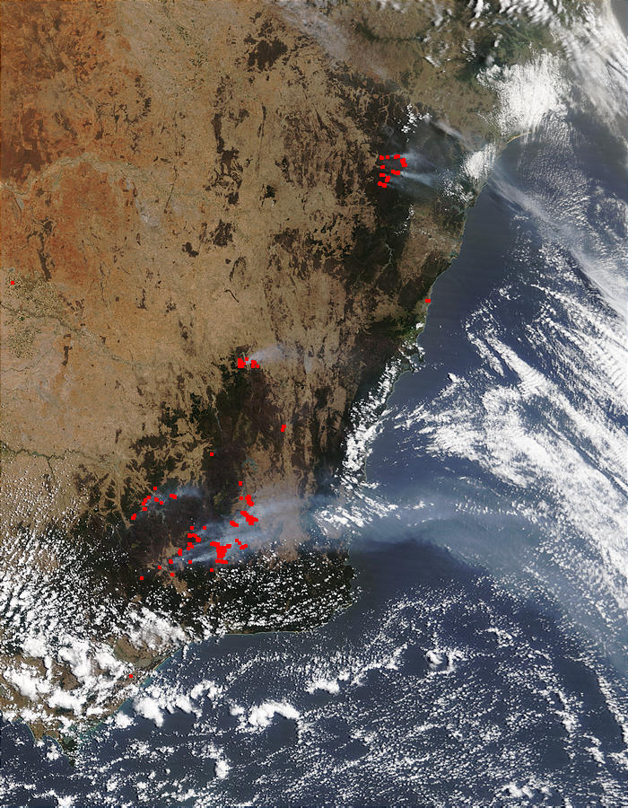 Fires and smoke in Southeast Australia - related image preview