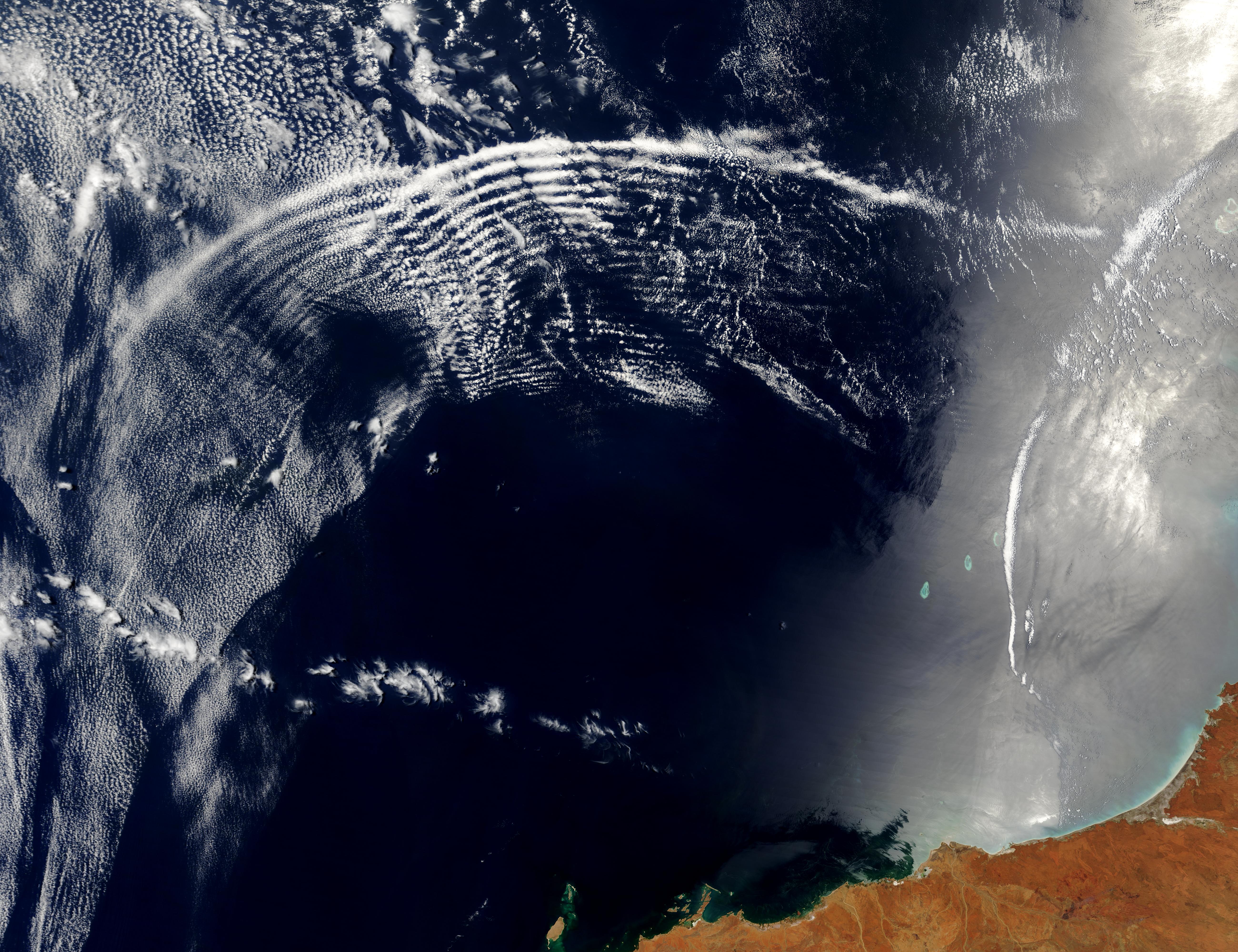 Atmospheric gravity waves off Australia - related image preview