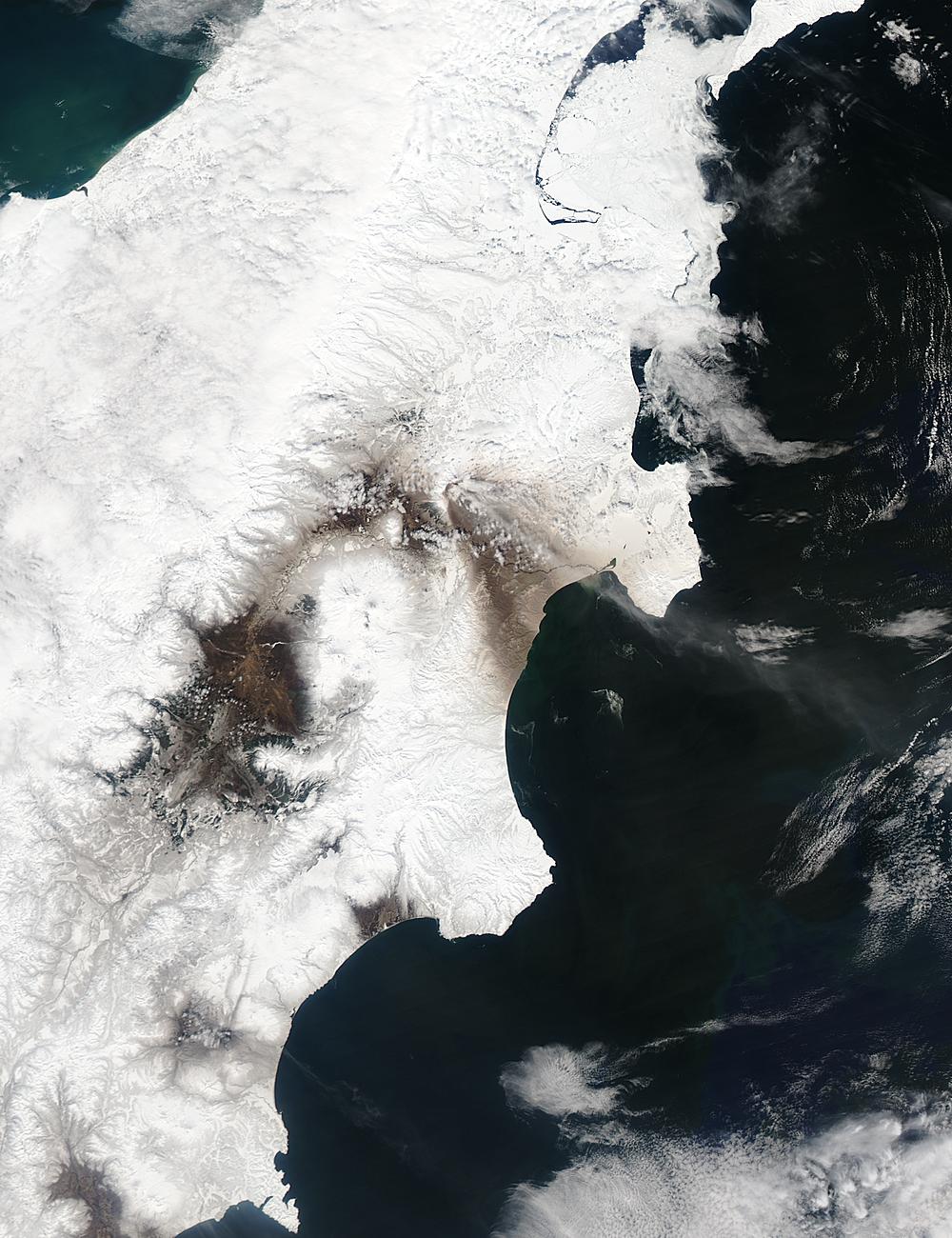 Eruption of Shiveluch Volcano, Kamchatka Peninsula, Russia - related image preview