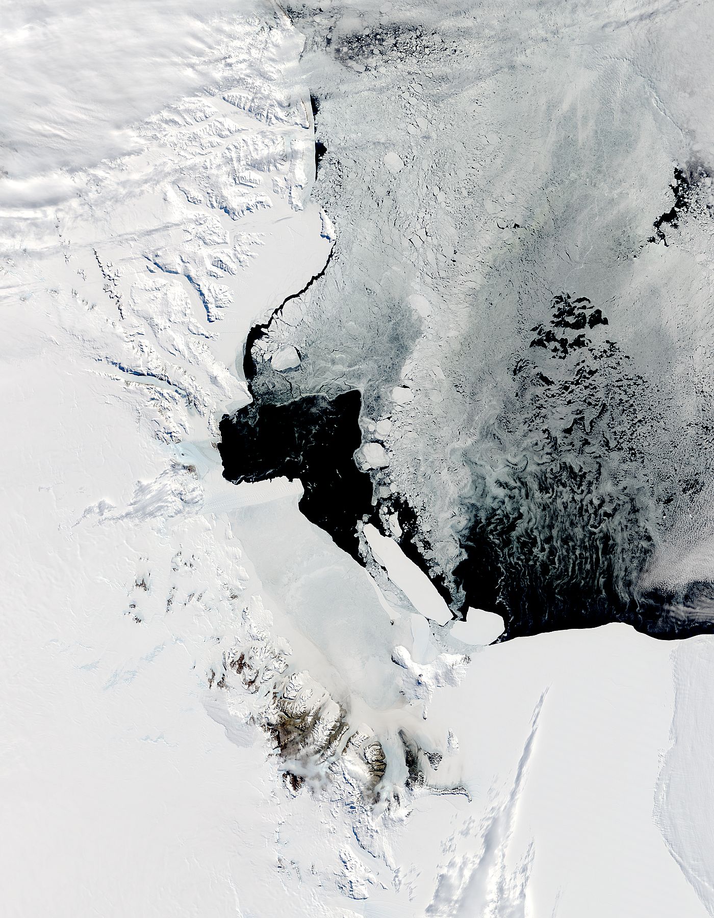 B-15A, B-15J, B-15K, and C-16 icebergs in the Ross Sea, Antarctica - related image preview