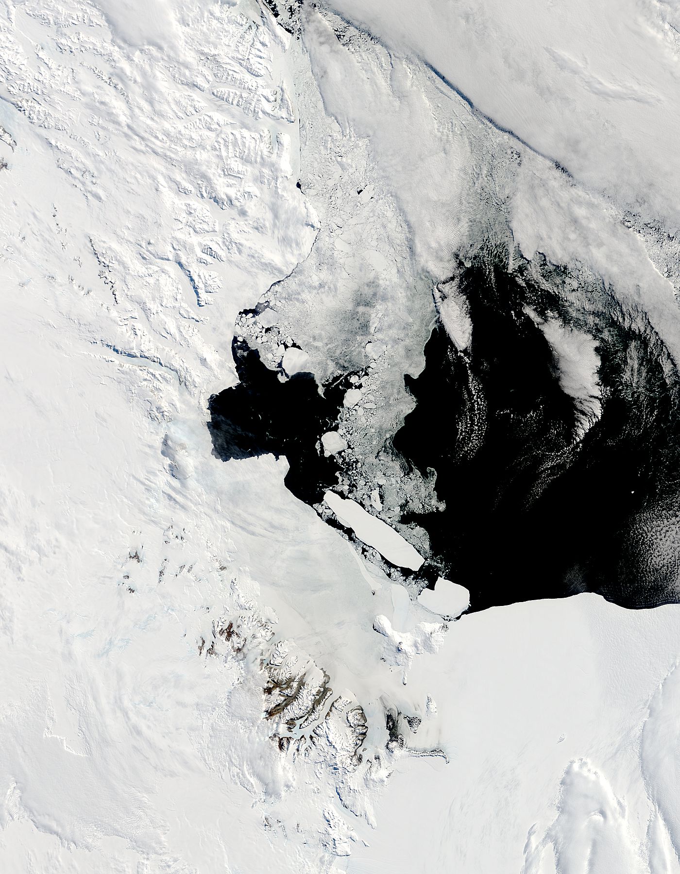B-15A, B-15J, B-15K, and C-16 icebergs in the Ross Sea, Antarctica - related image preview