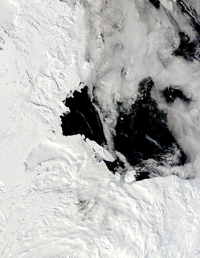 B-15A, B-15J, B-15K, and C-16 icebergs in the Ross Sea, Antarctica - related image preview