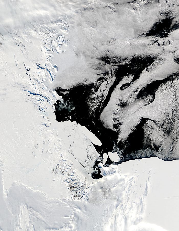 B-15A, B-15J, B-15K, and C-16 icebergs in the Ross Sea, Antarctica - related image preview