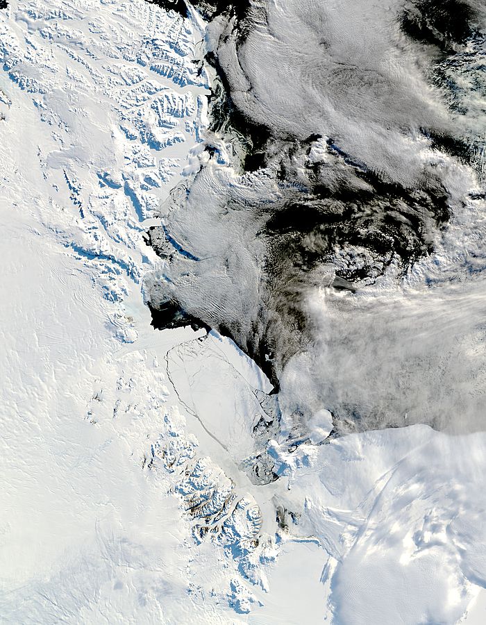 B-15A, B-15J, B-15K, and C-16 icebergs in the Ross Sea, Antarctica - related image preview