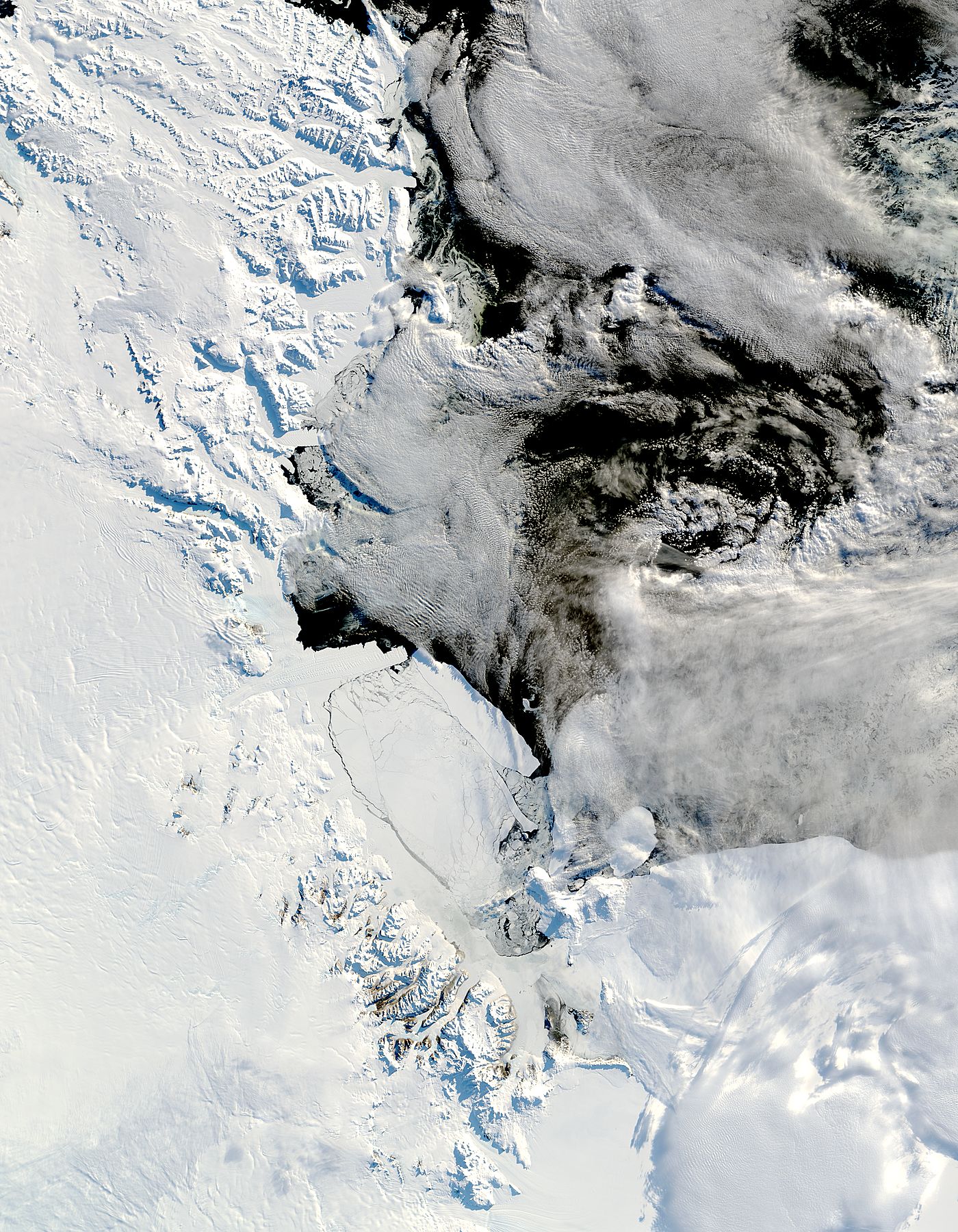 B-15A, B-15J, B-15K, and C-16 icebergs in the Ross Sea, Antarctica - related image preview