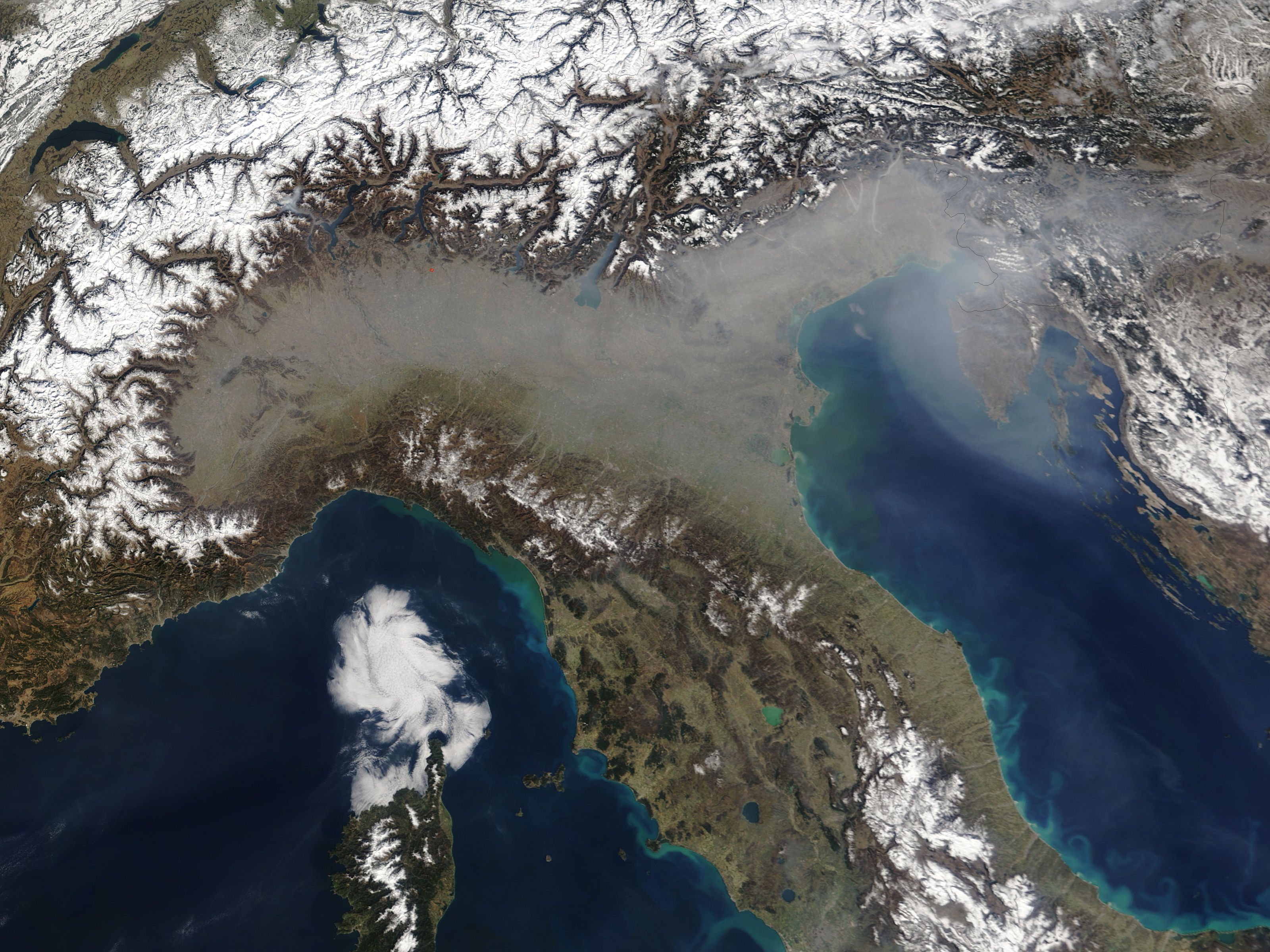 Haze in northern Italy - related image preview