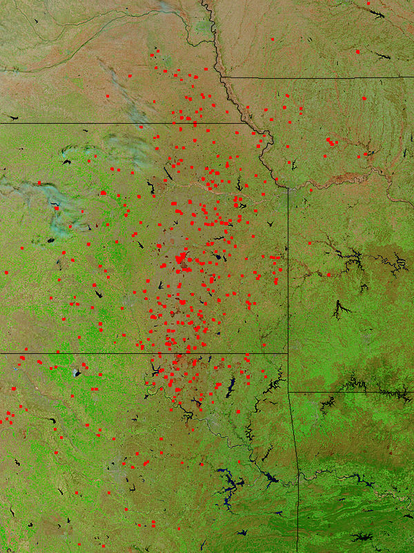 Fires and burn scars in central United States (false color) - related image preview
