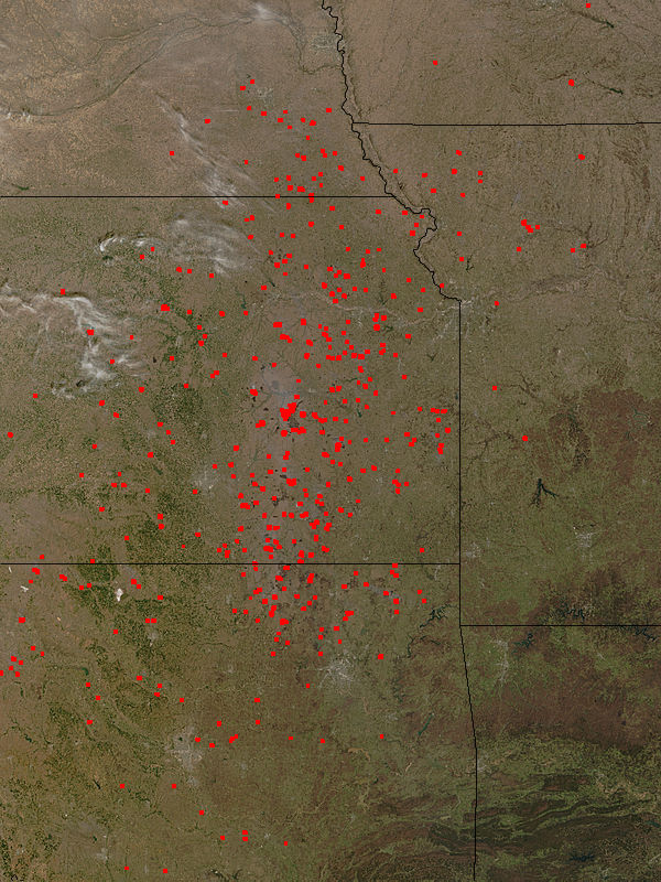 Fires and burn scars in central United States (true color) - related image preview