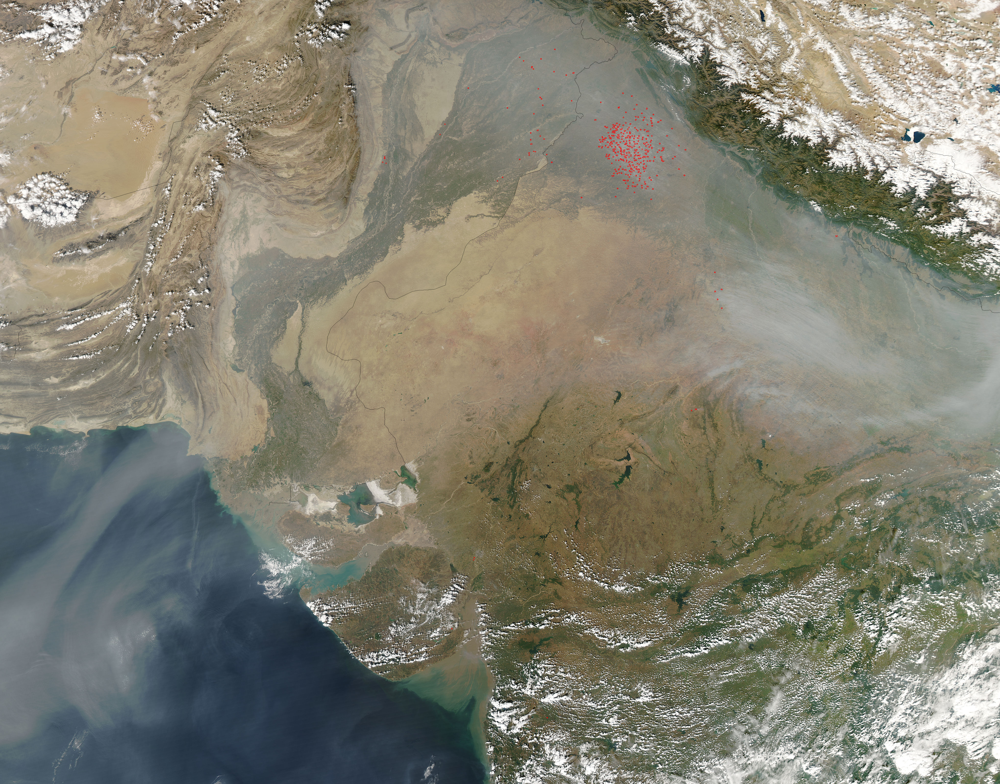 Fires and smoke in northern India - related image preview