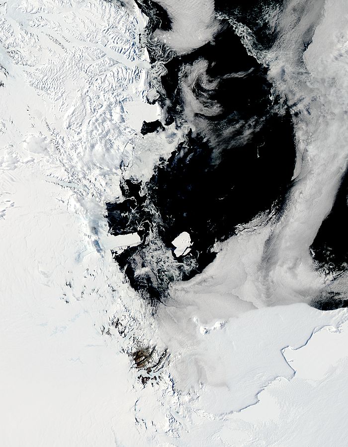 Breakup of B-15J iceberg in the Ross Sea, Antarctica - related image preview