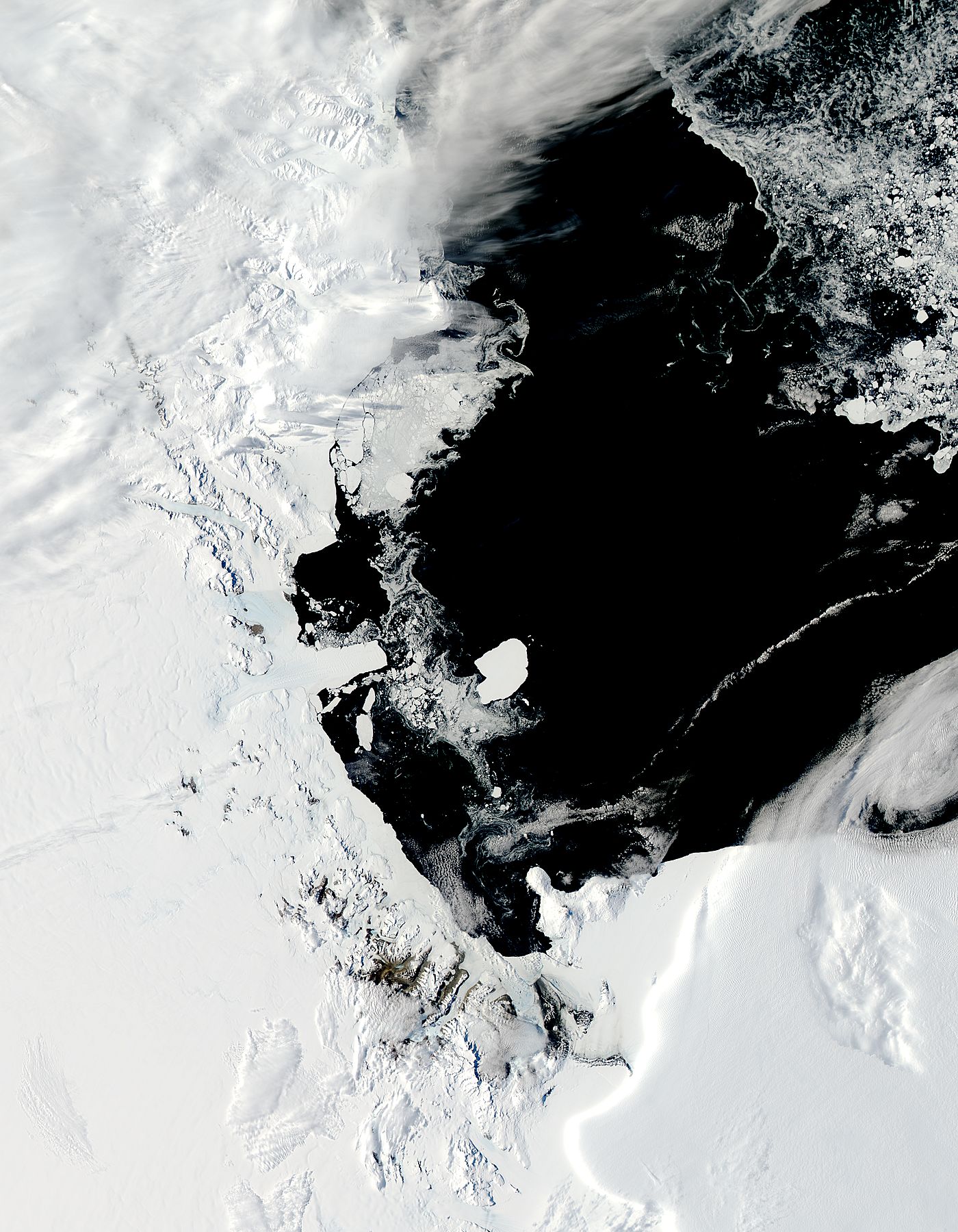 B-15J iceberg in the Ross Sea, Antarctica (before breakup) - related image preview