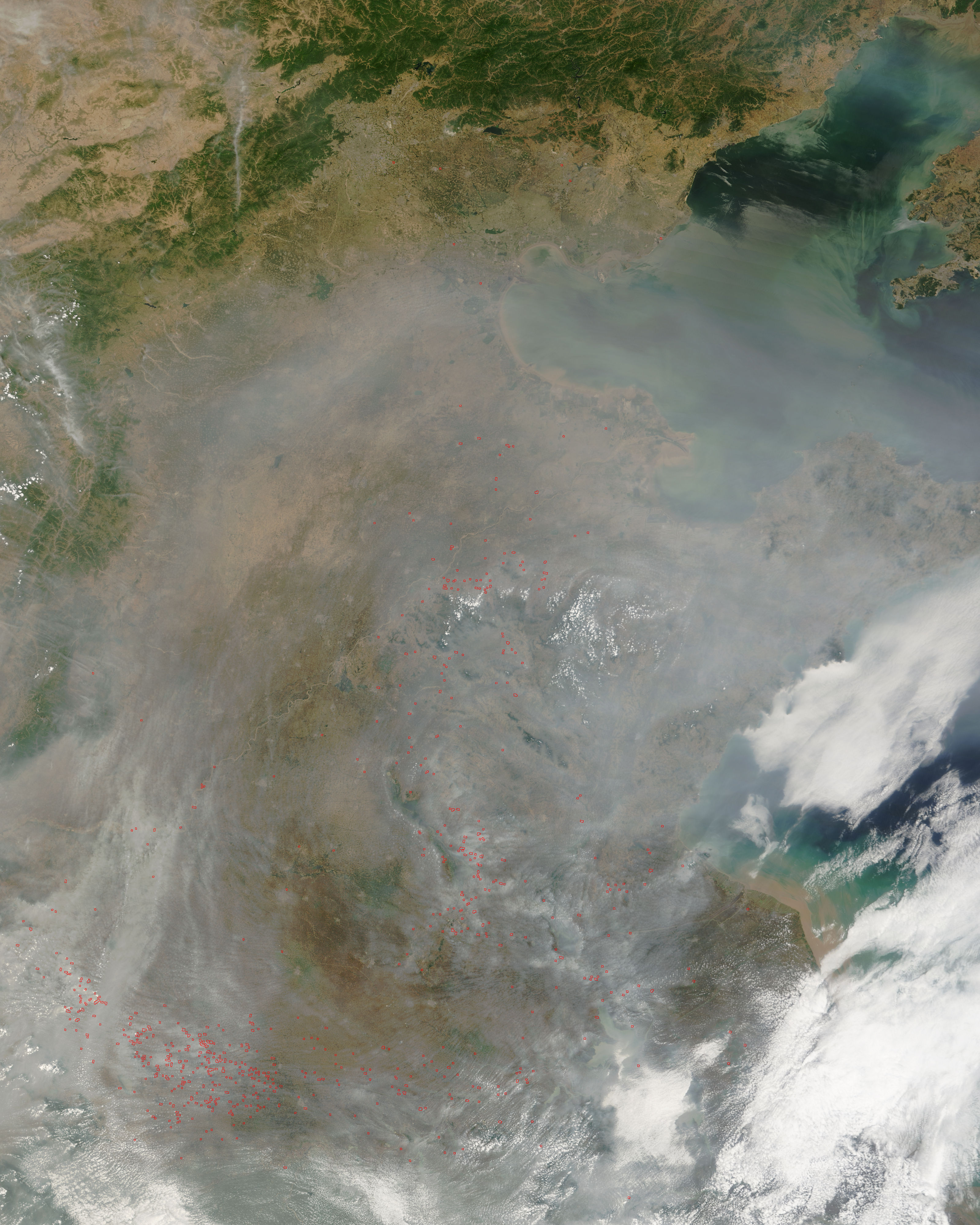 Fires and smoke in eastern China - related image preview