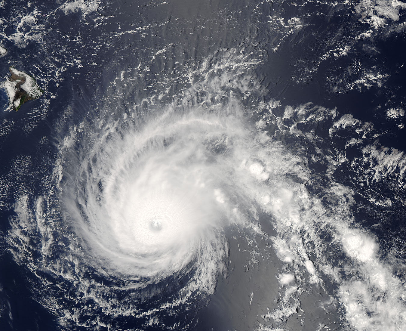Hurricane Flossie (09E) approaching Hawaii - related image preview