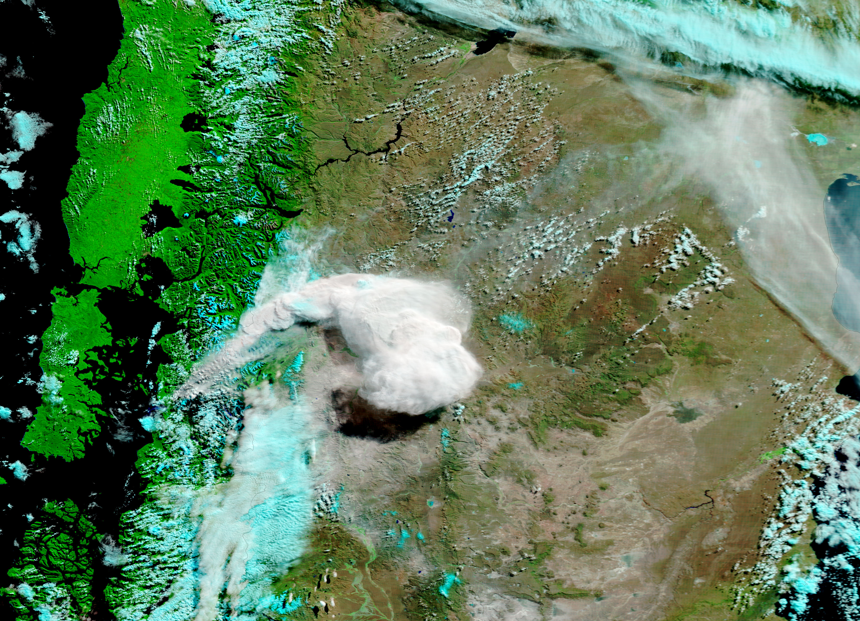 Ash plume from eruption of Chaiten volcano, Chile (morning overpass, false color) - related image preview