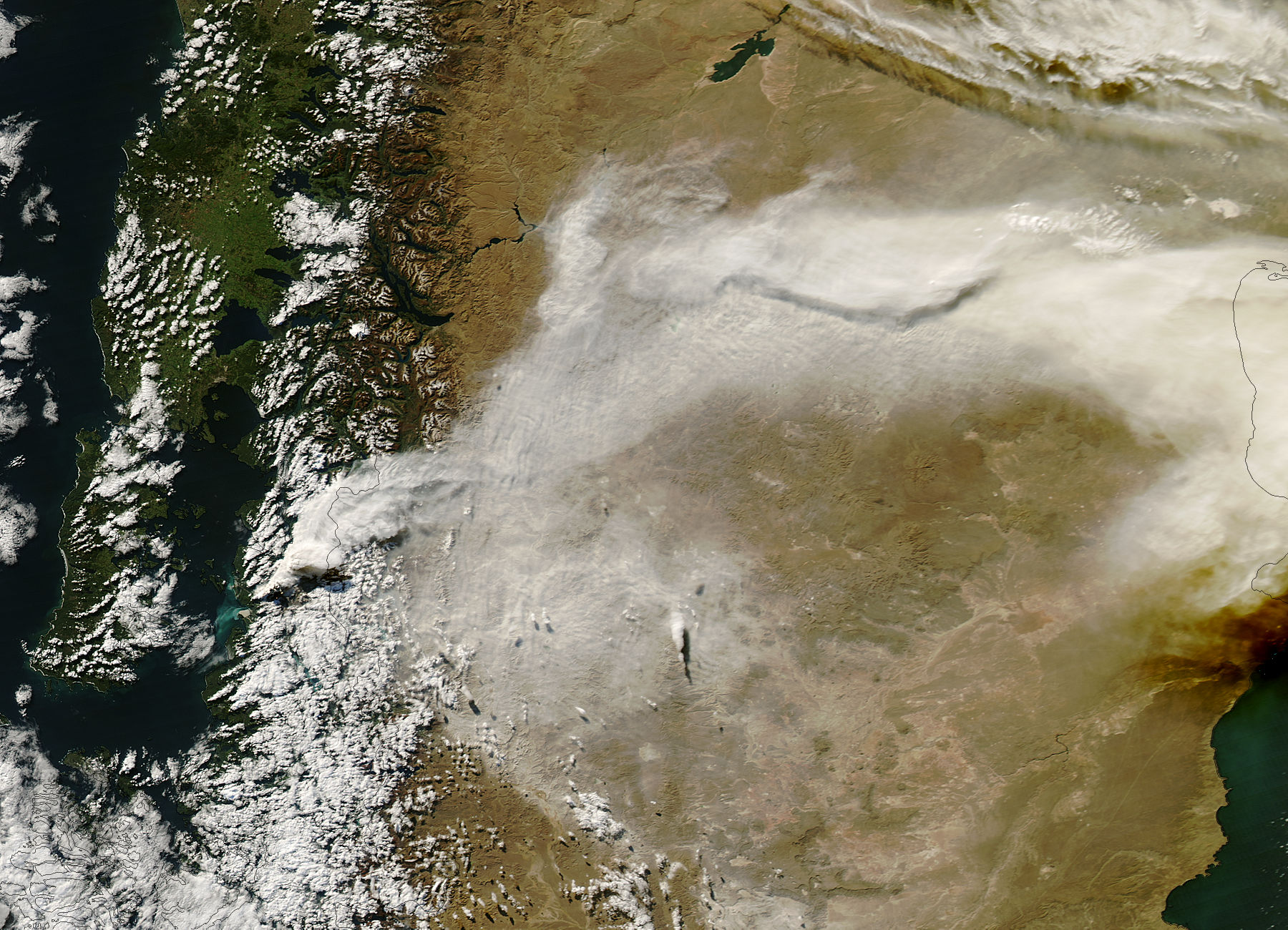 Ash plume from eruption of Chaiten volcano, Chile (afternoon overpass, true color) - related image preview