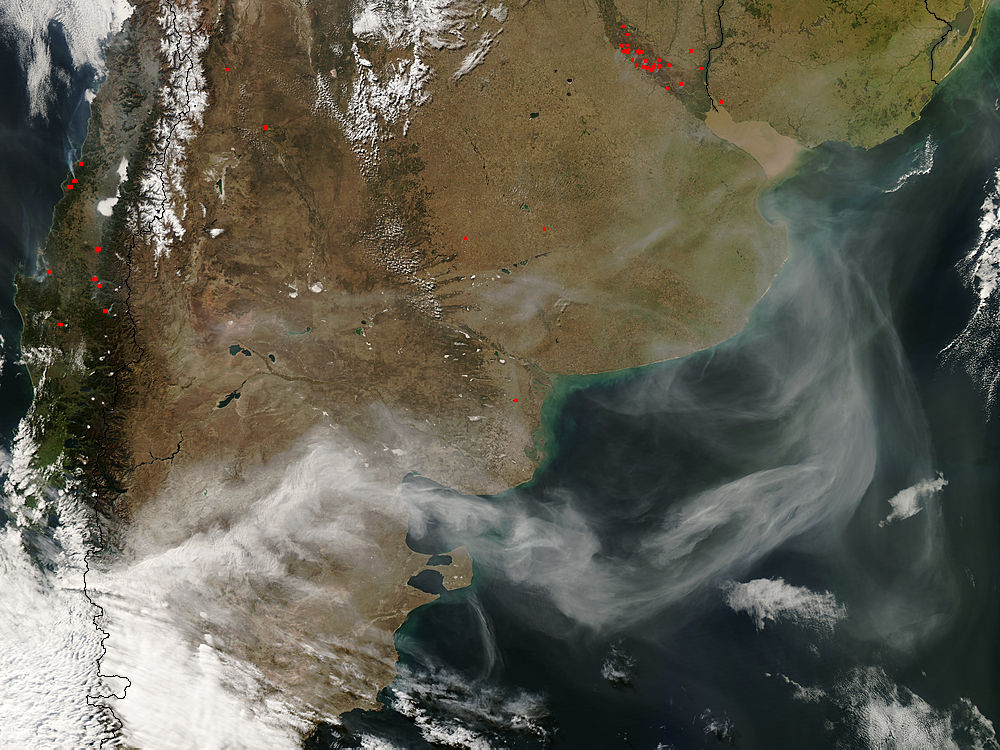 Ash plume from eruption of Chaiten volcano, Chile - related image preview