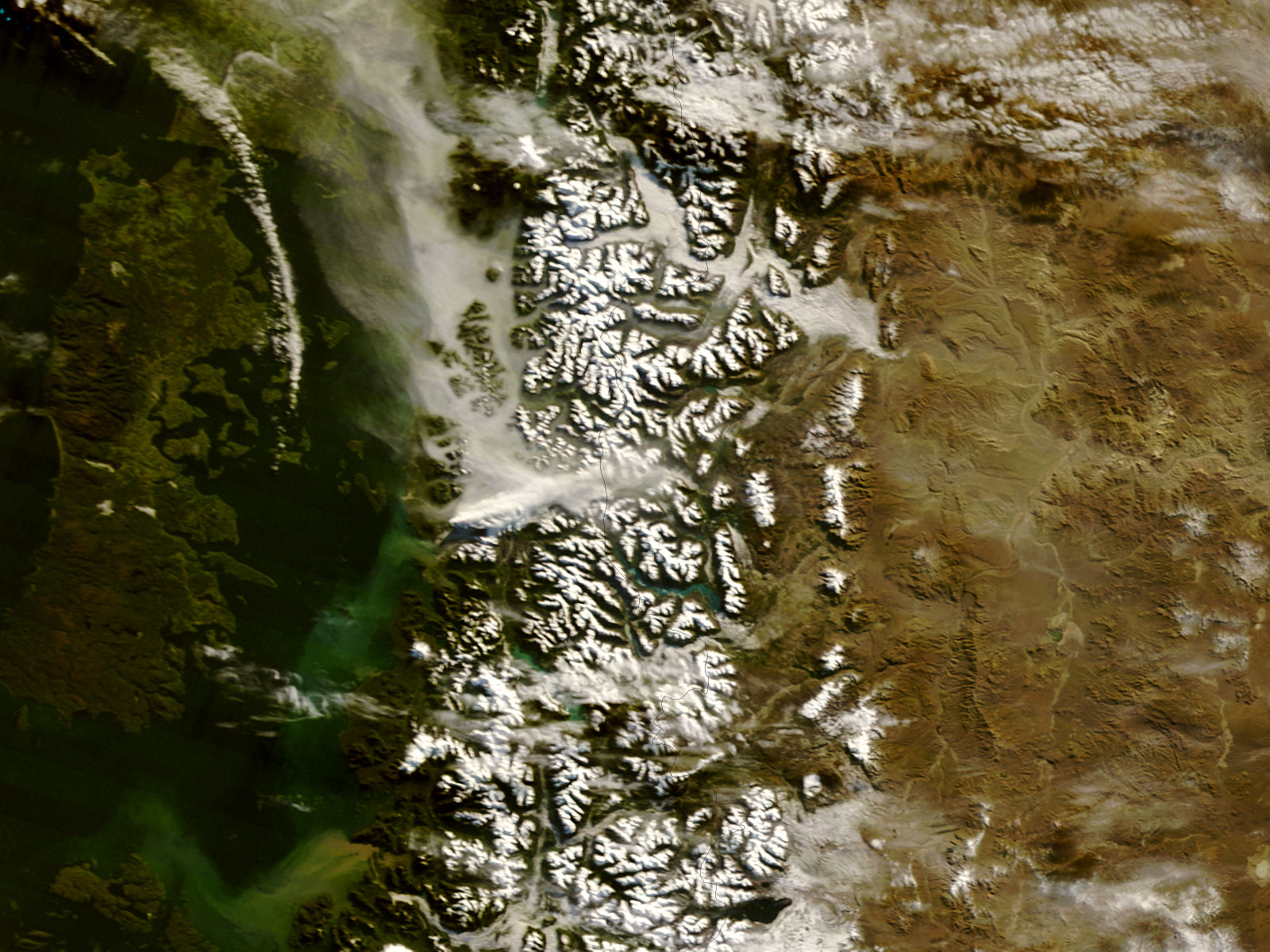 Ash plume from Chaiten volcano, Chile - related image preview