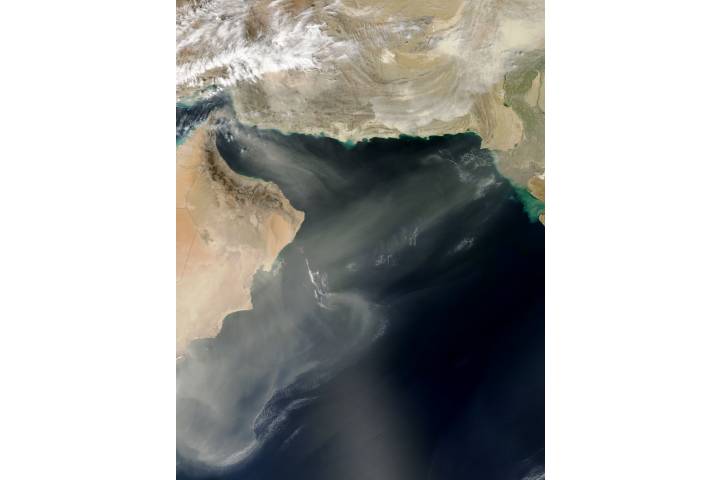 Dust storms over the Arabian Sea