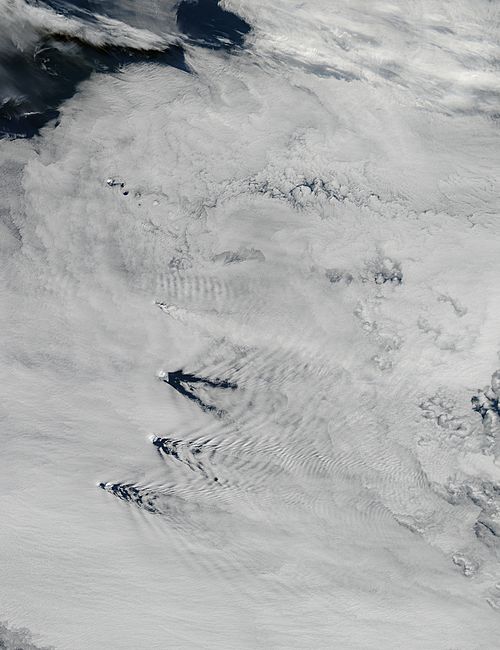 Ship-wave-shape wave clouds induced by South Sandwich Islands - related image preview