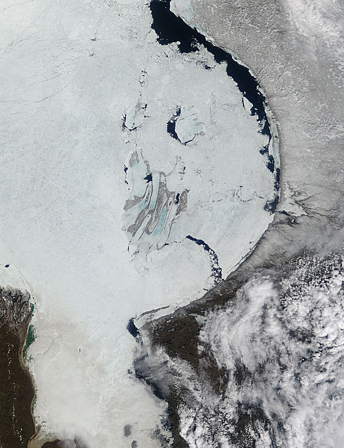 Ice breaking up in Hudson Bay, Canada - related image preview