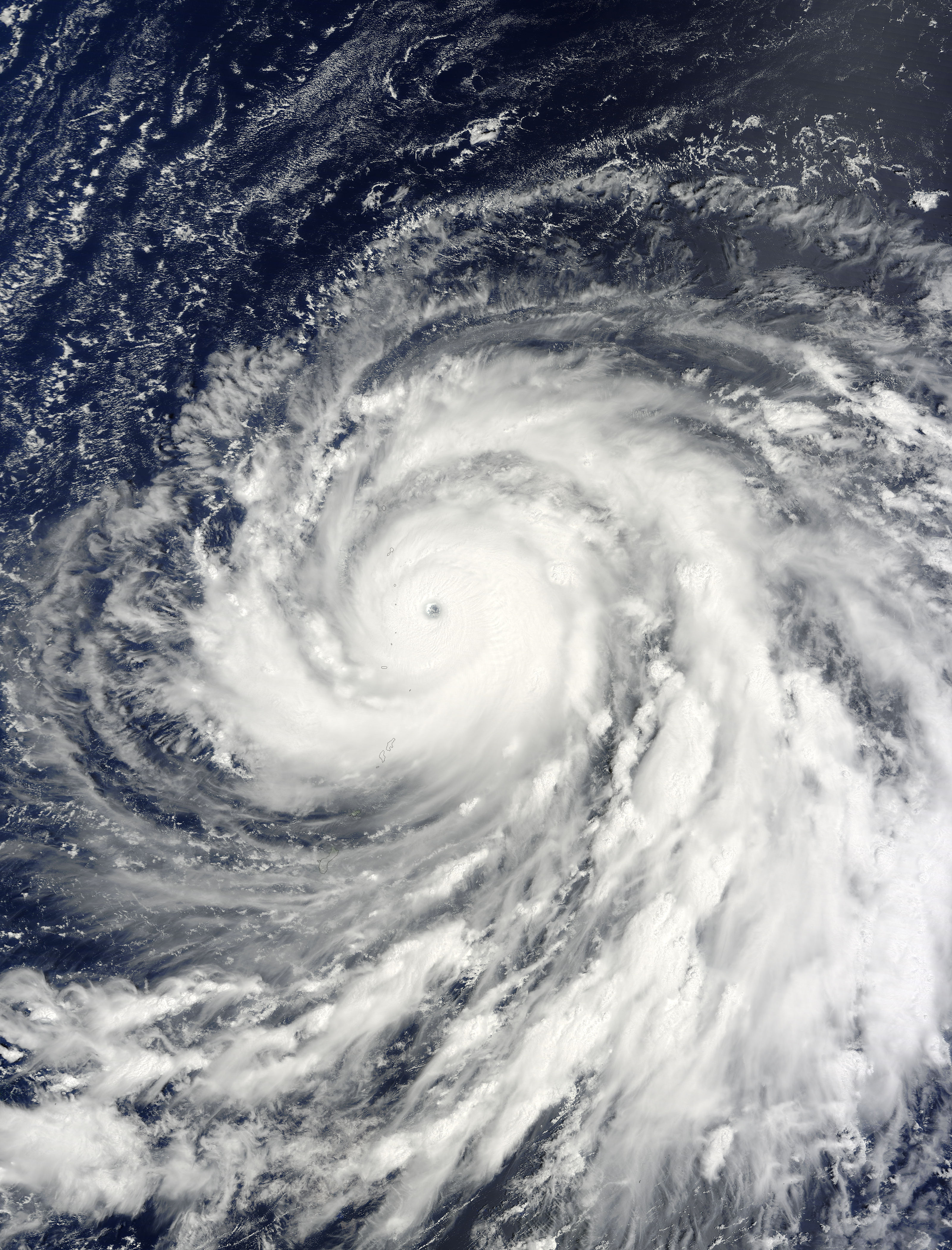 Super Typhoon Choi-wan (15W) over the Mariana Islands, Pacific Ocean - related image preview