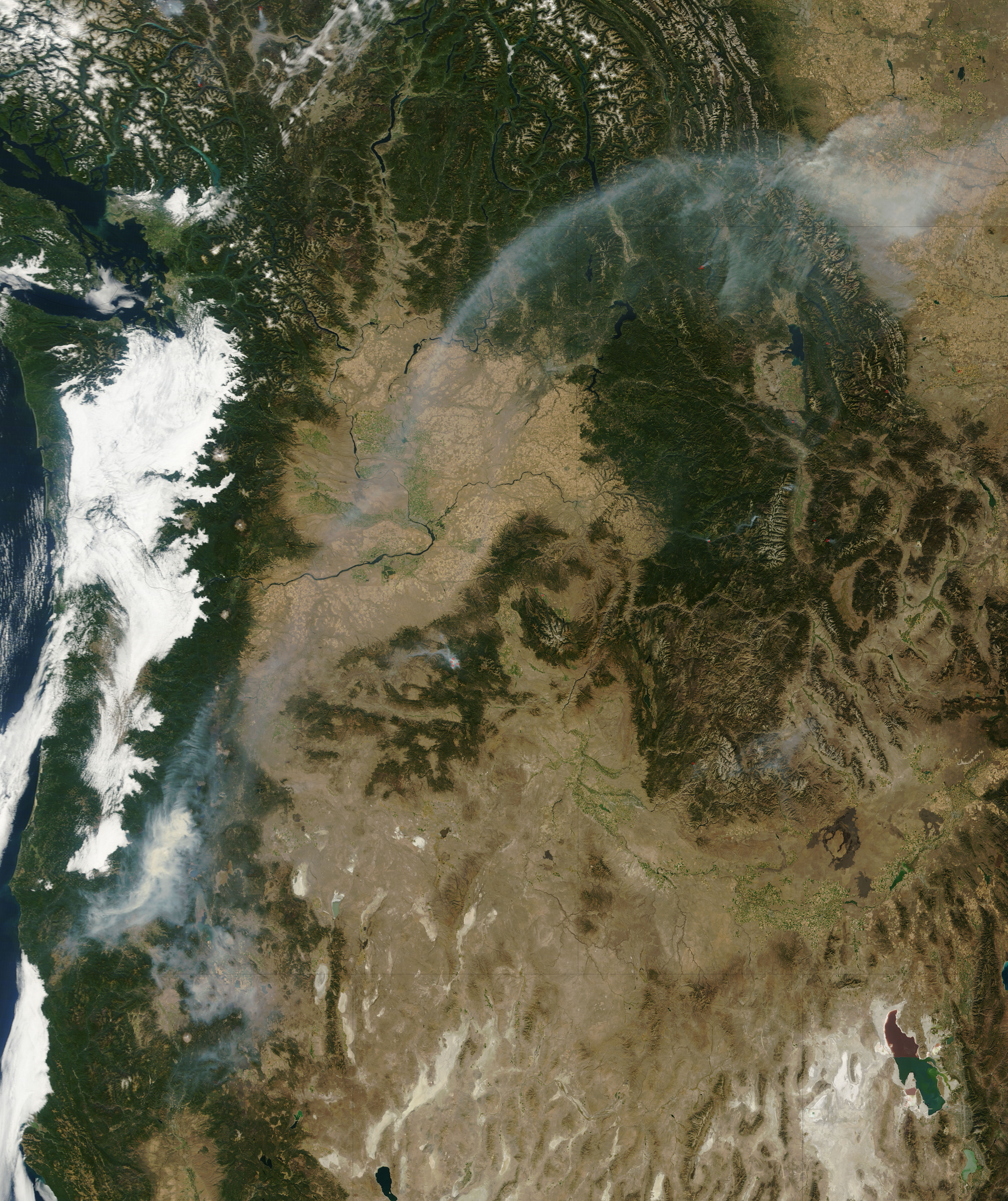 Smoke from wildfires in Oregon - related image preview