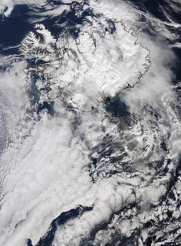 Ash plume from Eyjafjallajokull Volcano, Iceland - related image preview