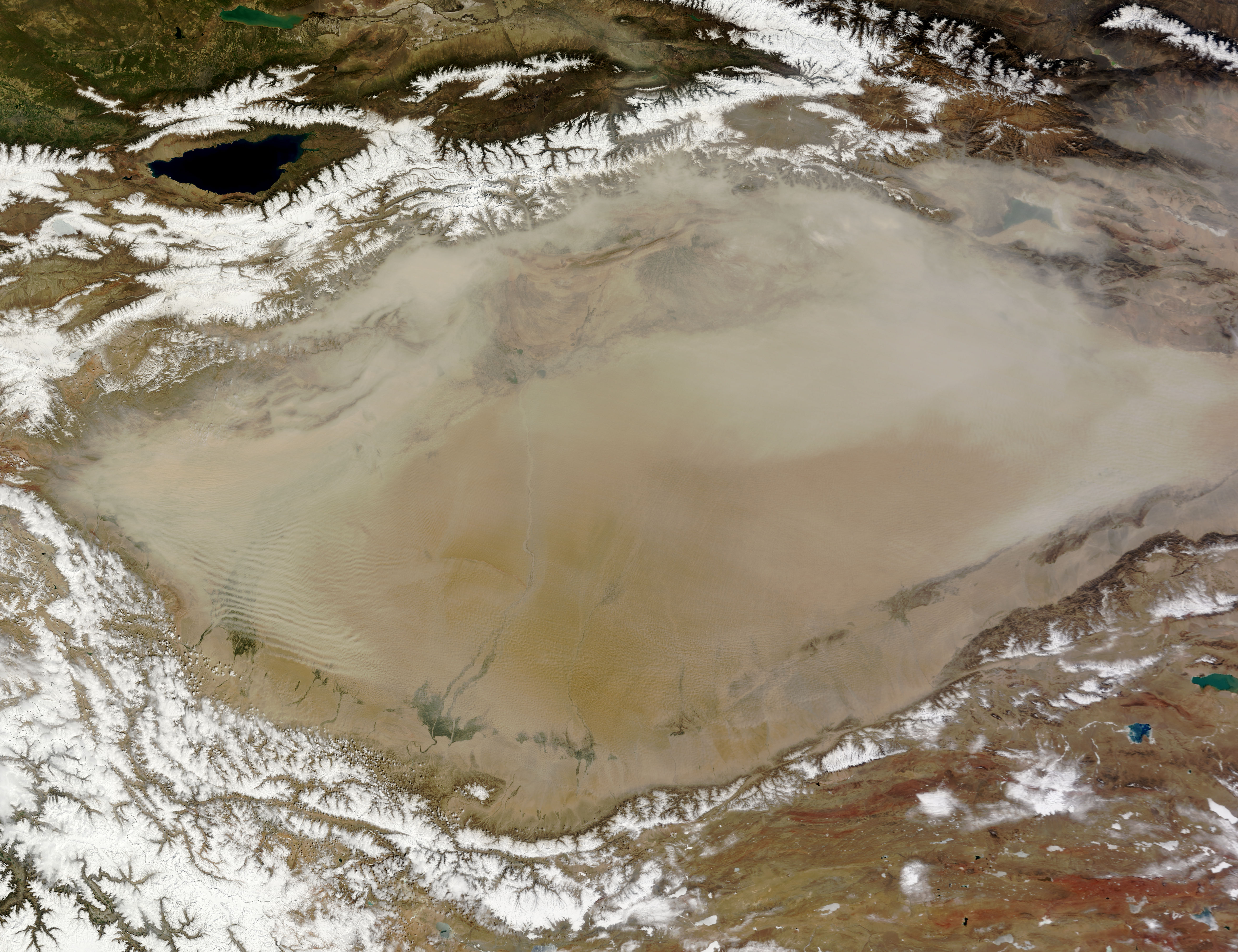 Dust storm in Taklimakan Desert, Western China - related image preview