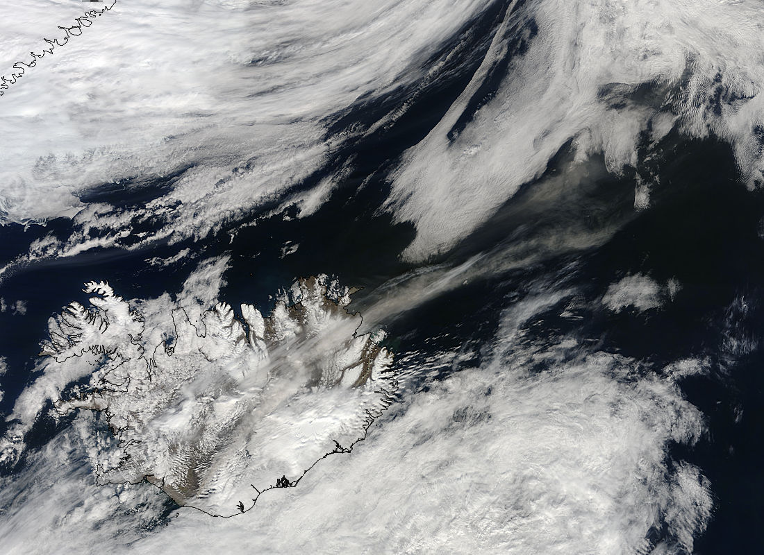 Ash plume from Eyjafjallajokull Volcano, Iceland - related image preview