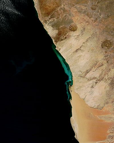 Hydrogen sulphide eruptions along the coast of Namibia - image thumbnail