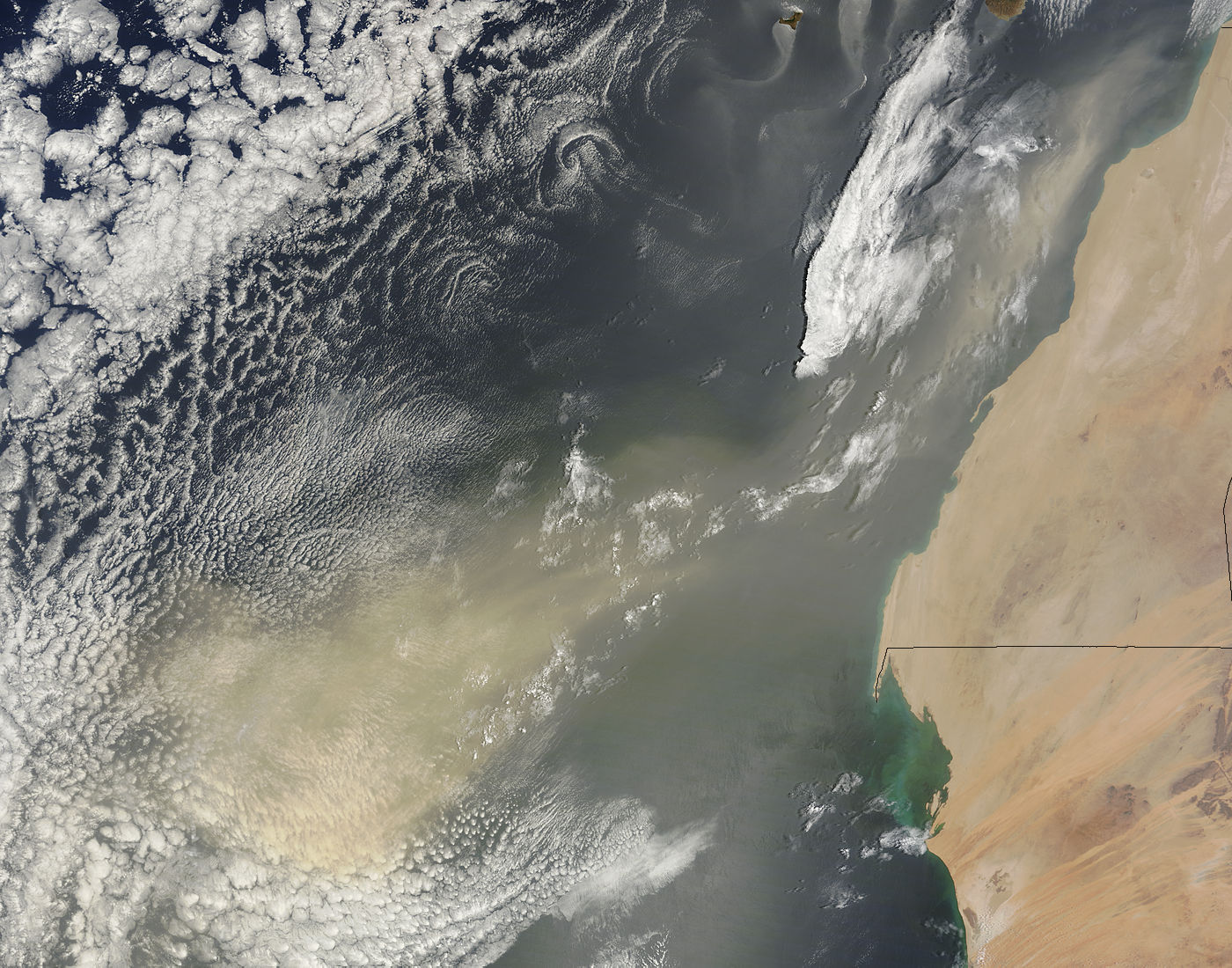 Dust storm off West Africa - image thumbnail
