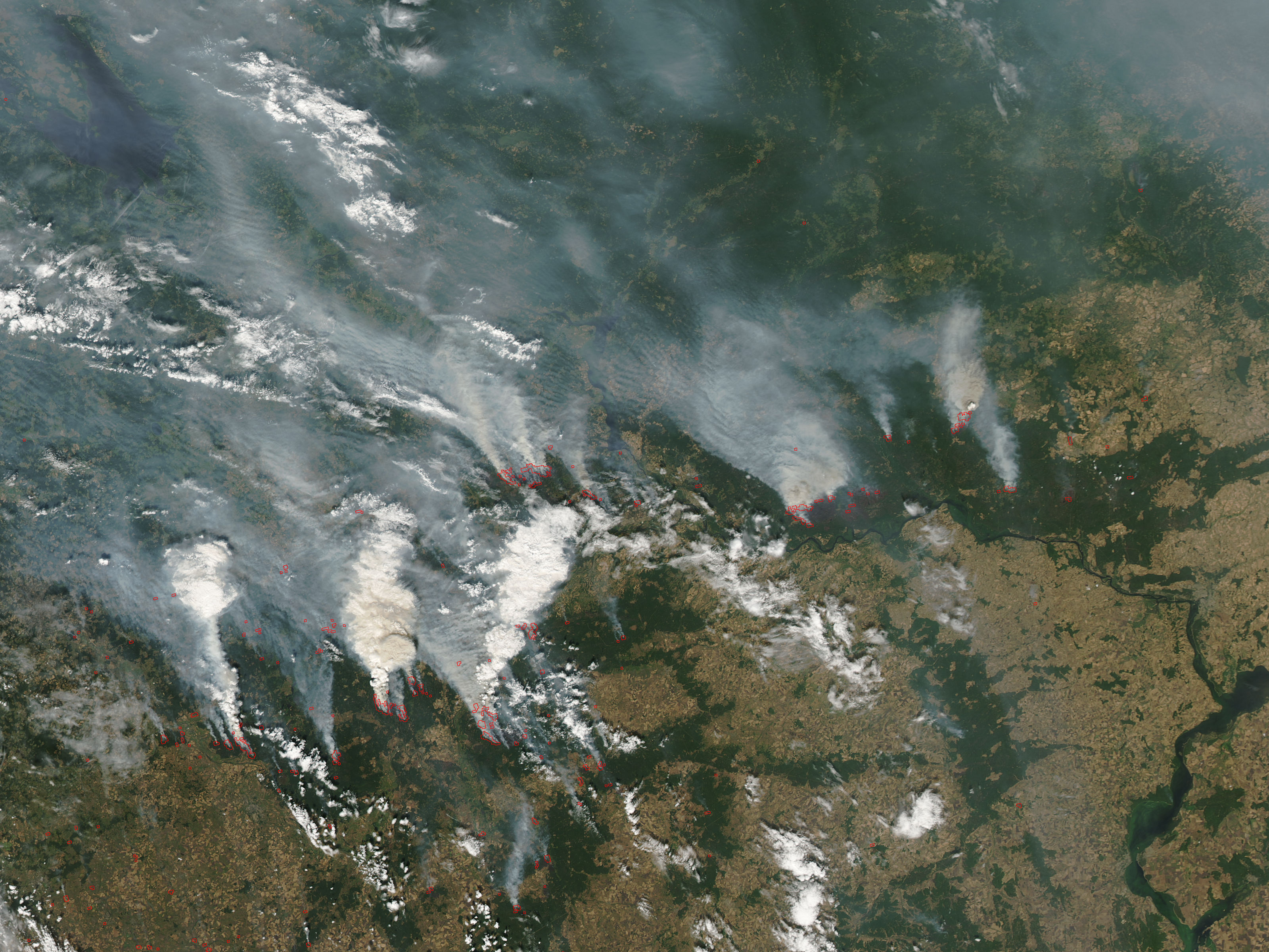 Fires and smoke in western Russia - related image preview