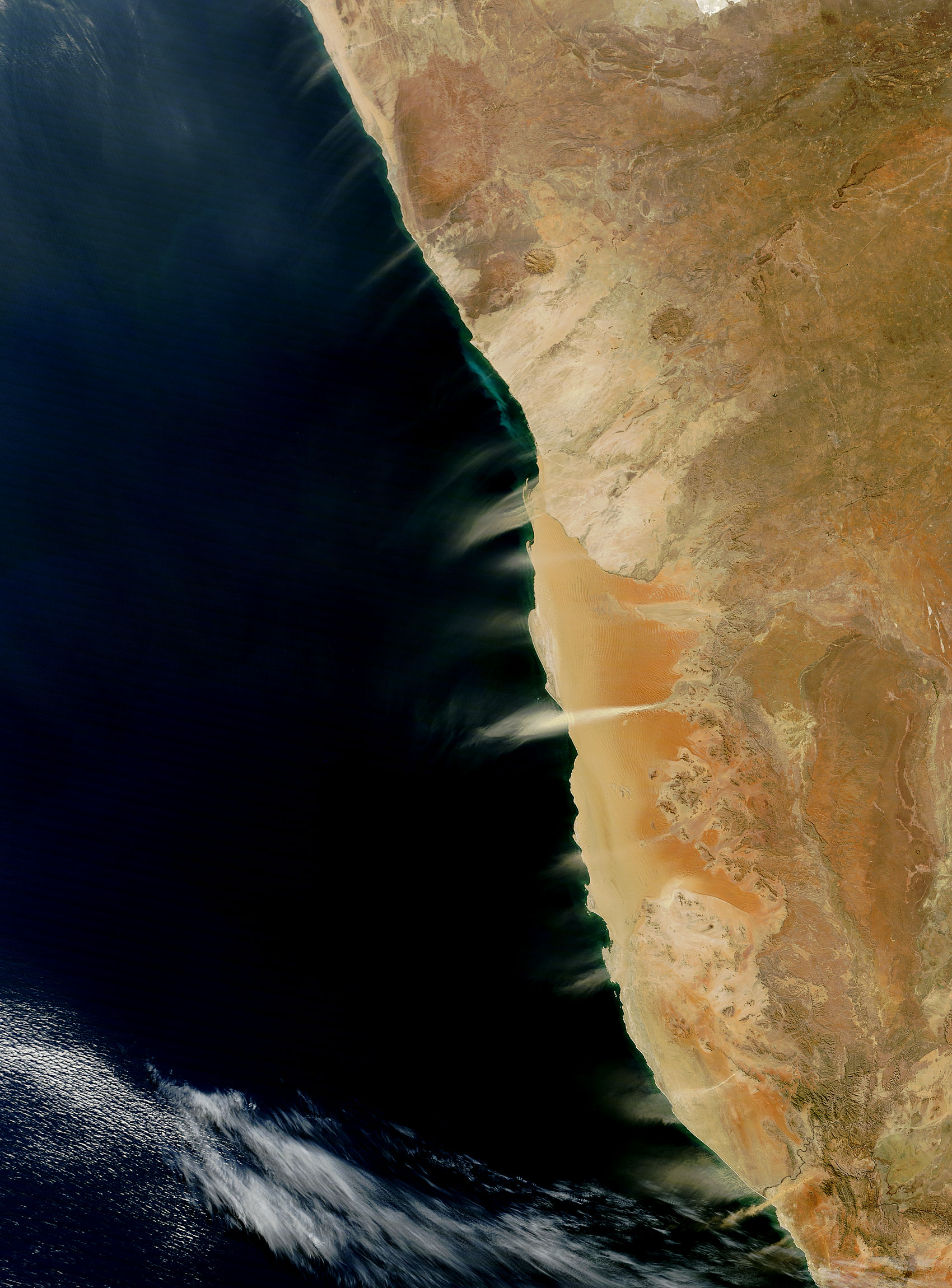Dust plumes and hydrogen sulphide eruptions off Namibia - related image preview