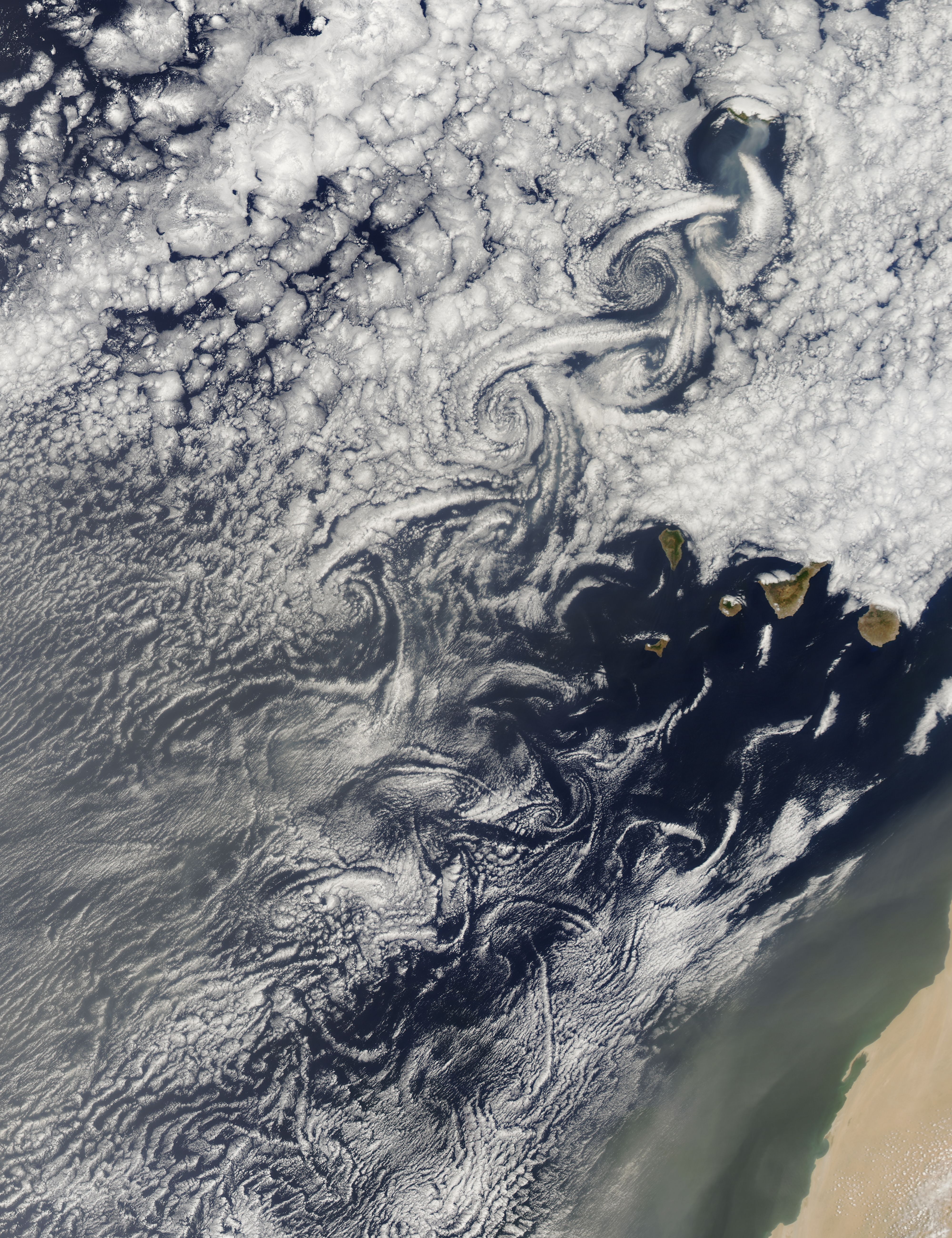 Cloud vortices off Madeira and Canary Islands - related image preview