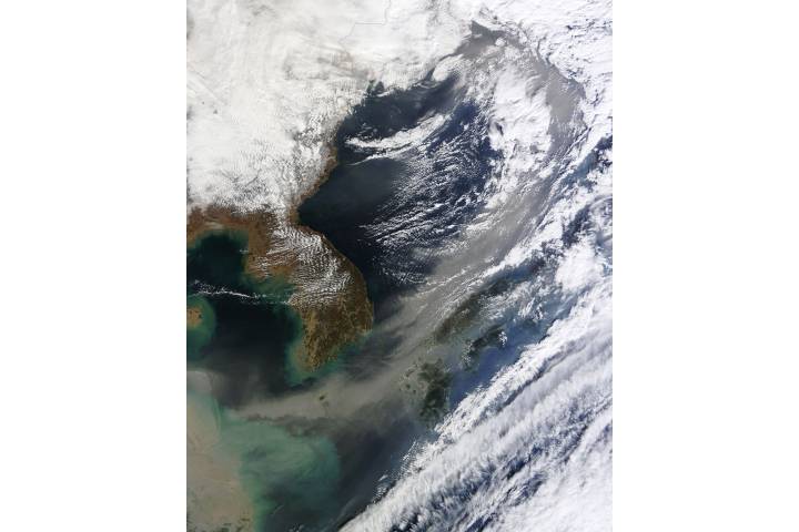 Dust from Gobi Desert over the Sea of Japan - related imagethumbnail