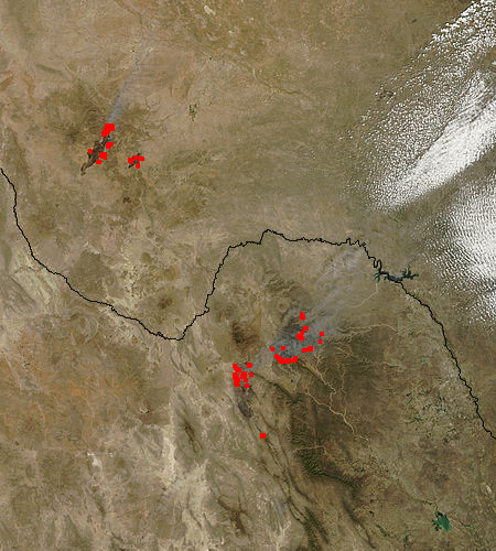 Fires and burn scars in northern Mexico and Texas (true color) - related image preview