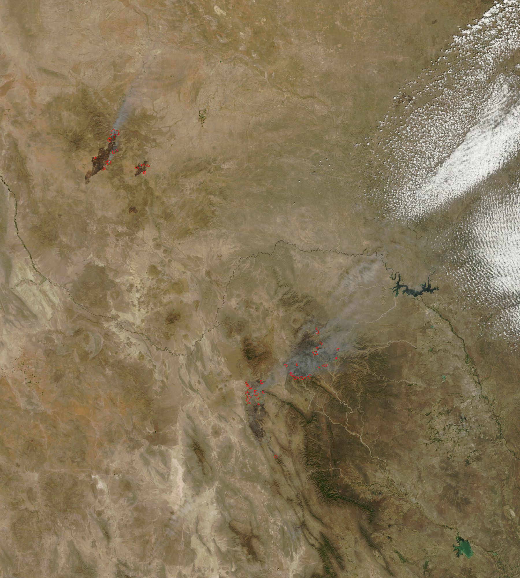 Fires and burn scars in northern Mexico and Texas (true color)