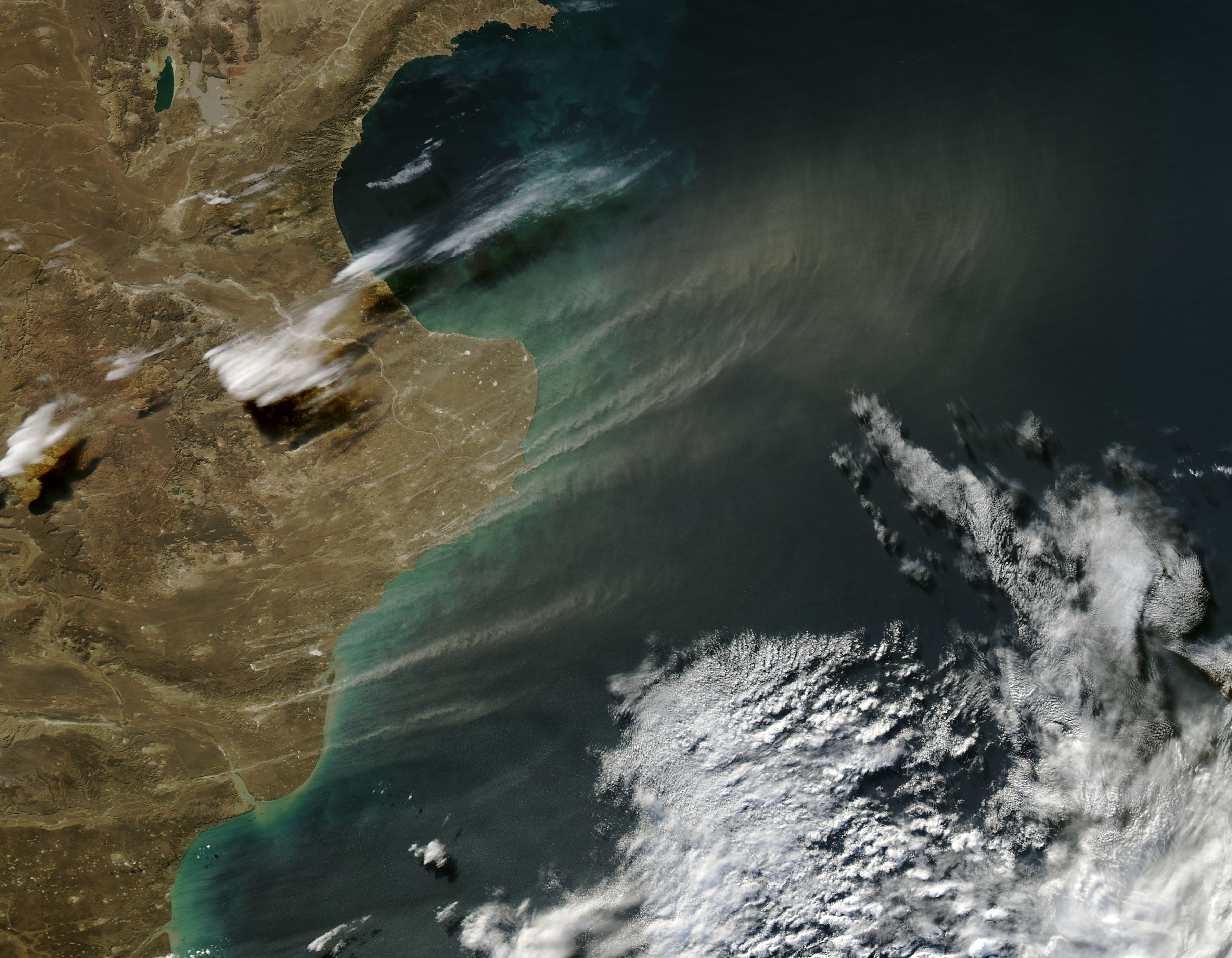 Dust storm off Argentina - related image preview